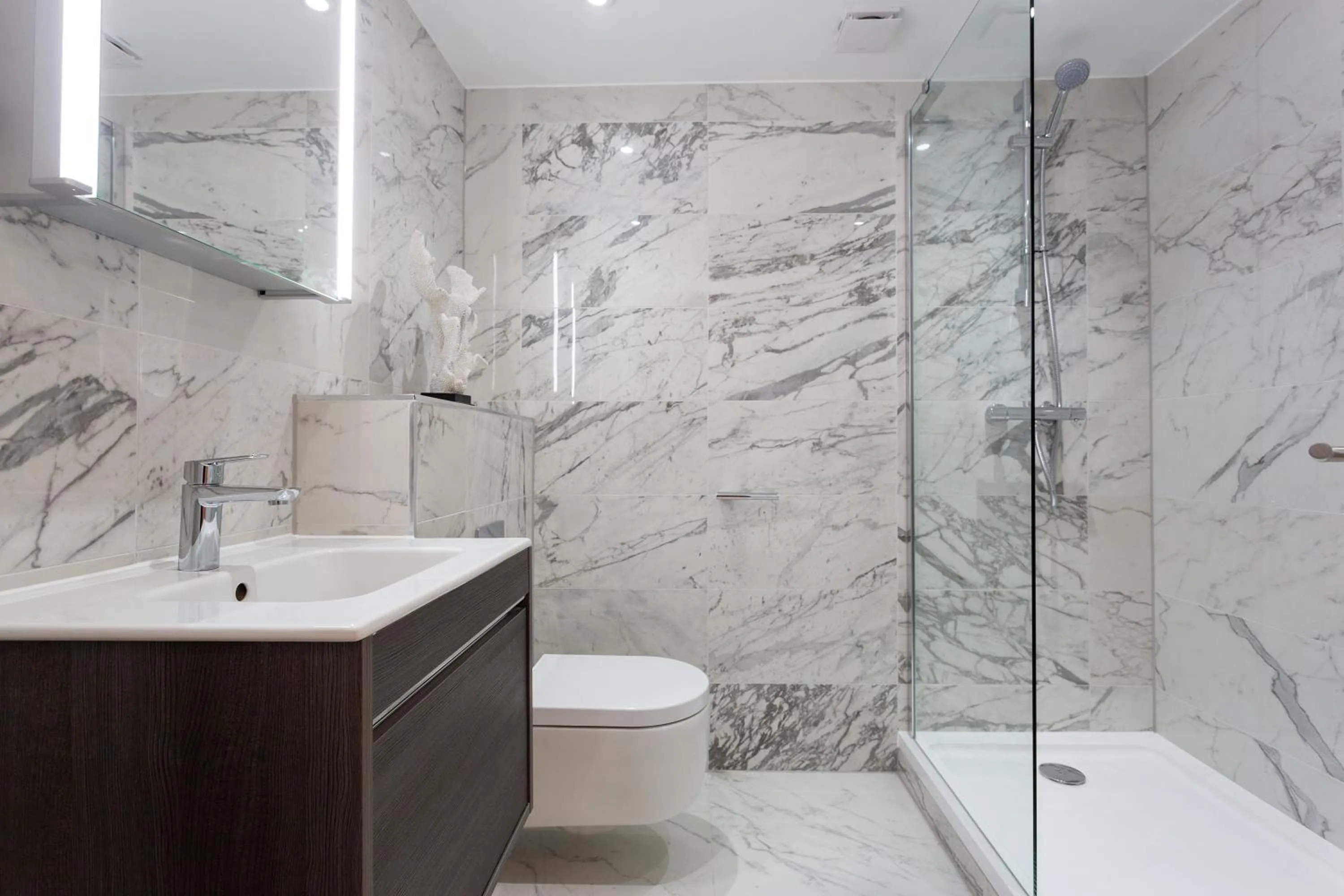 Shower in The Carlyle by Nestor