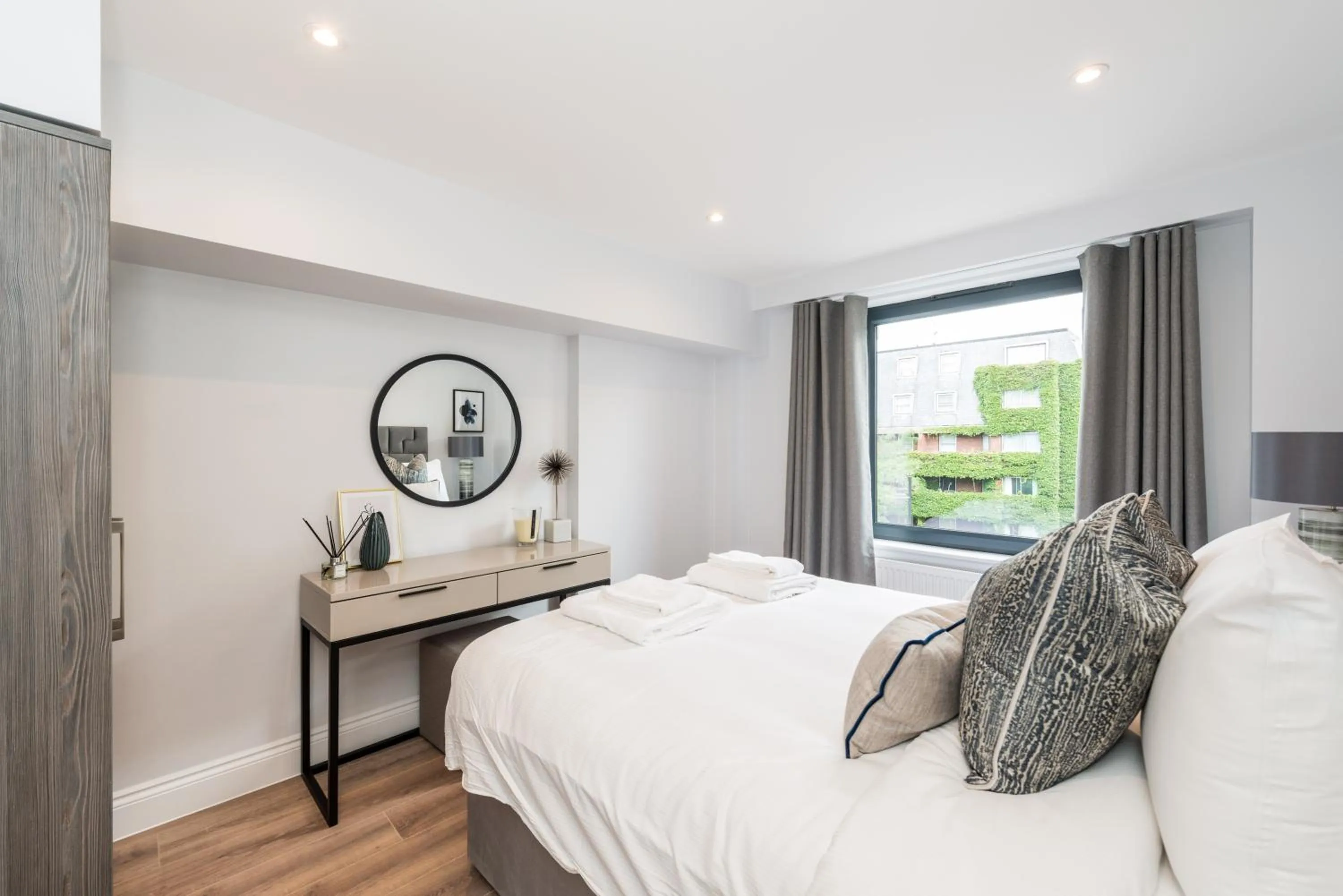 Bed in The Carlyle by Nestor