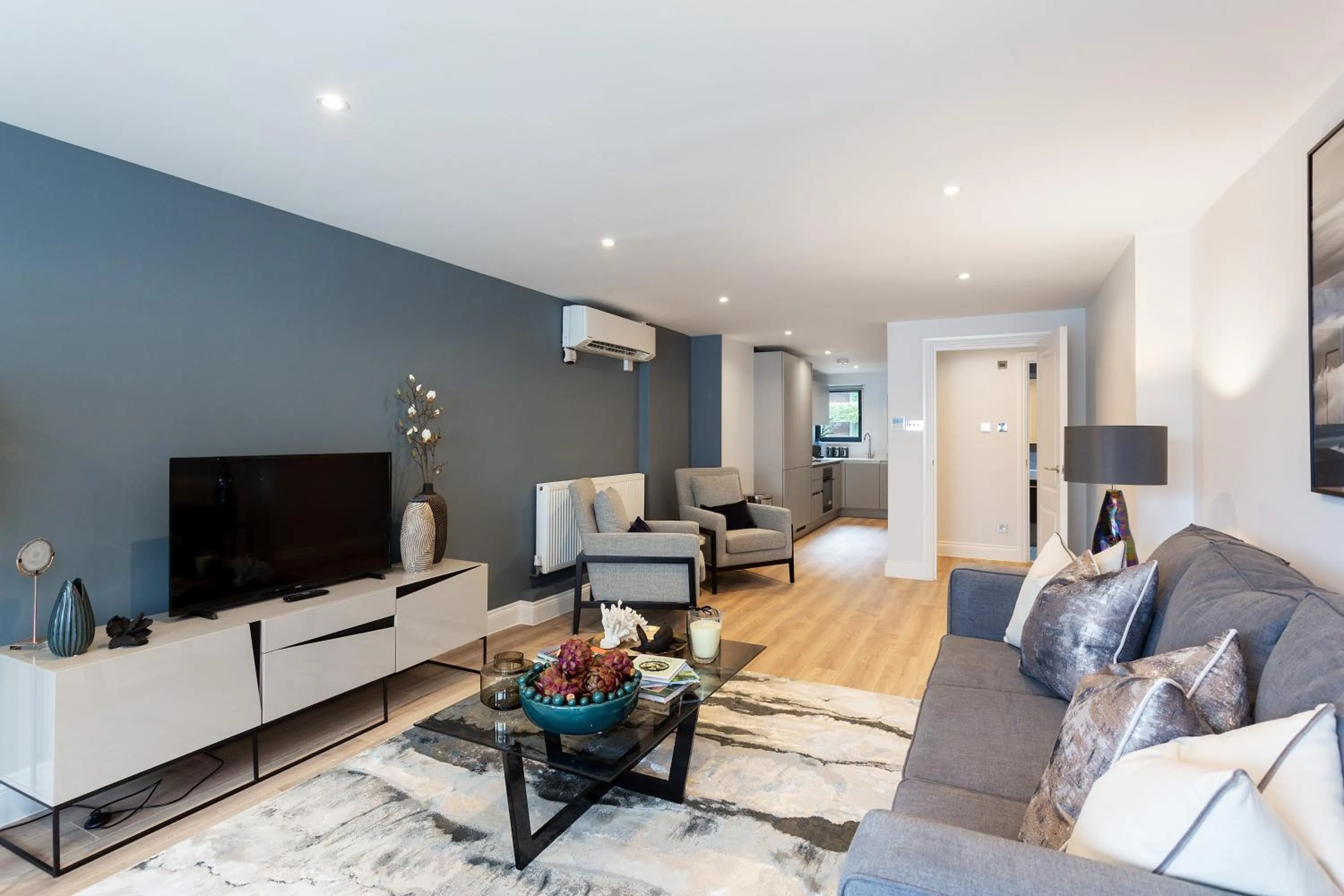 TV and multimedia in The Carlyle by Nestor