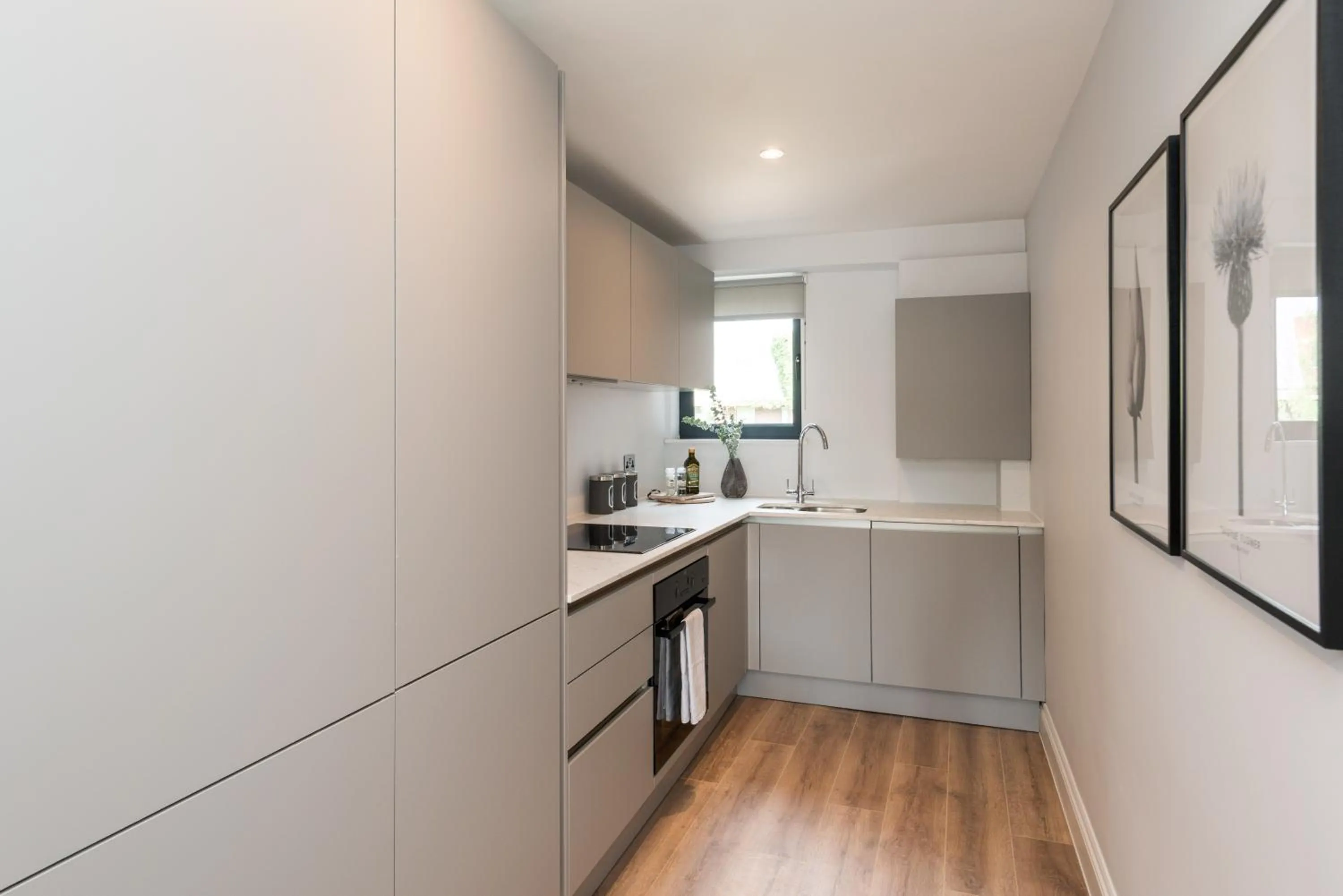 Kitchen or kitchenette in The Carlyle by Nestor