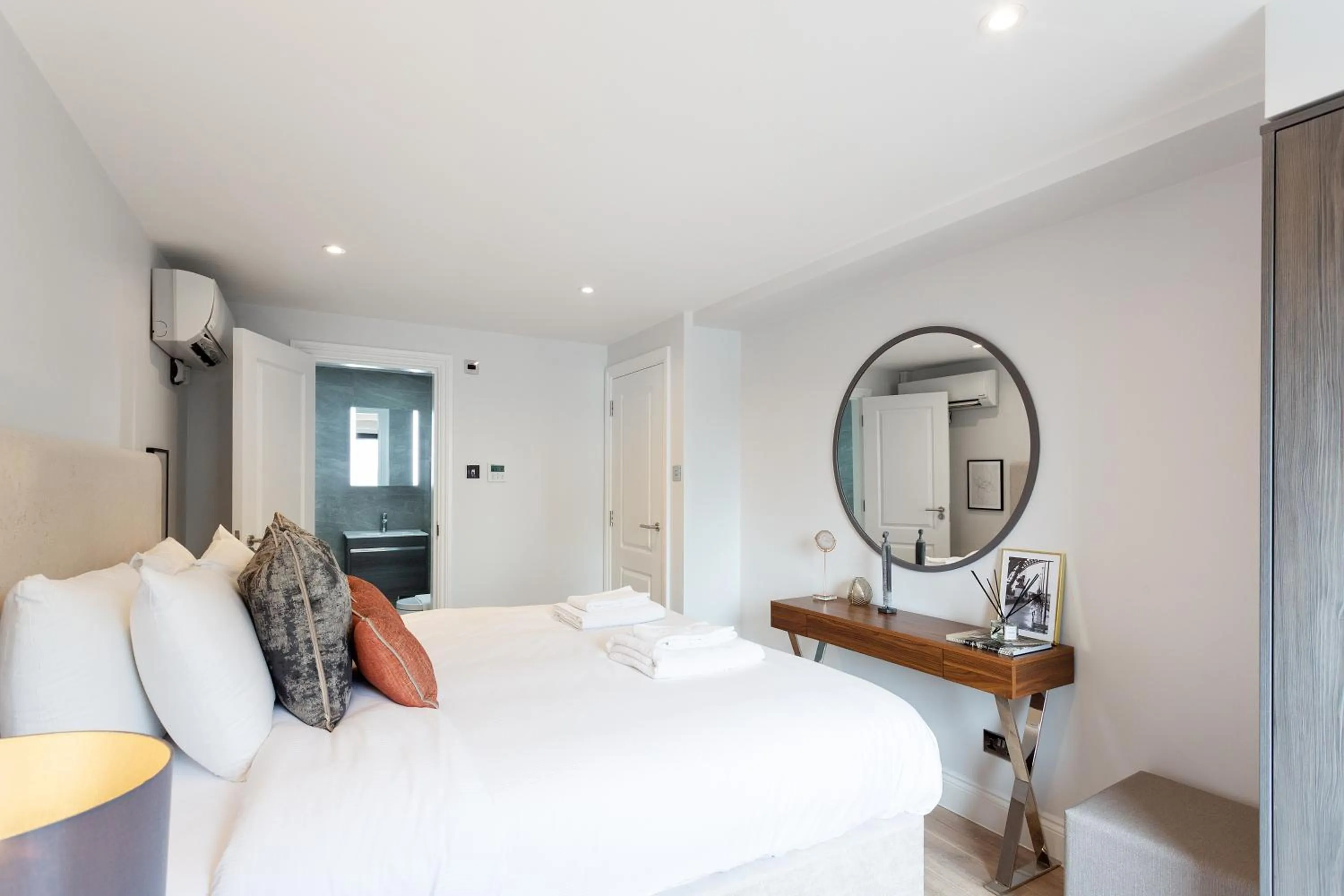 Bed in The Carlyle by Nestor