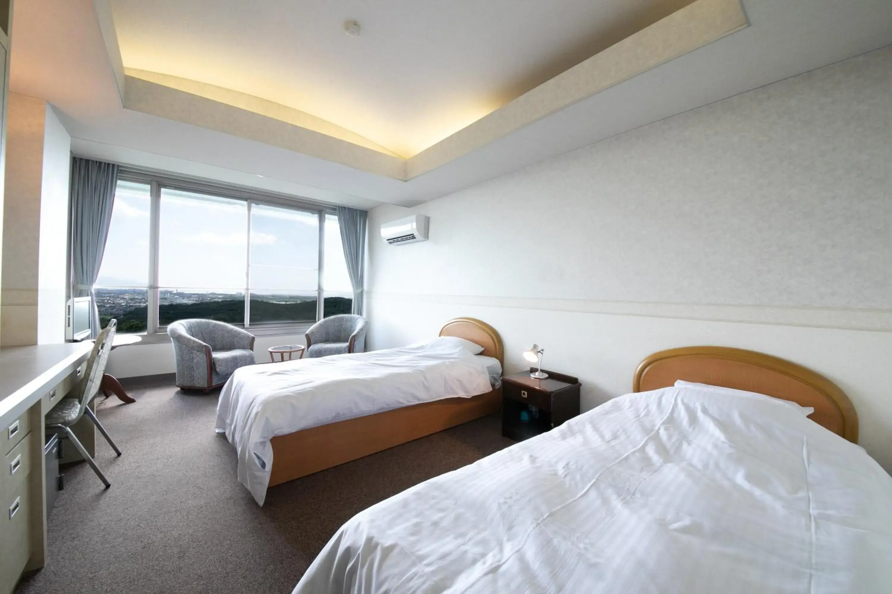 Photo of the whole room, Bed in Omuta Heights Photo of the whole room, Bed in Omuta Heights