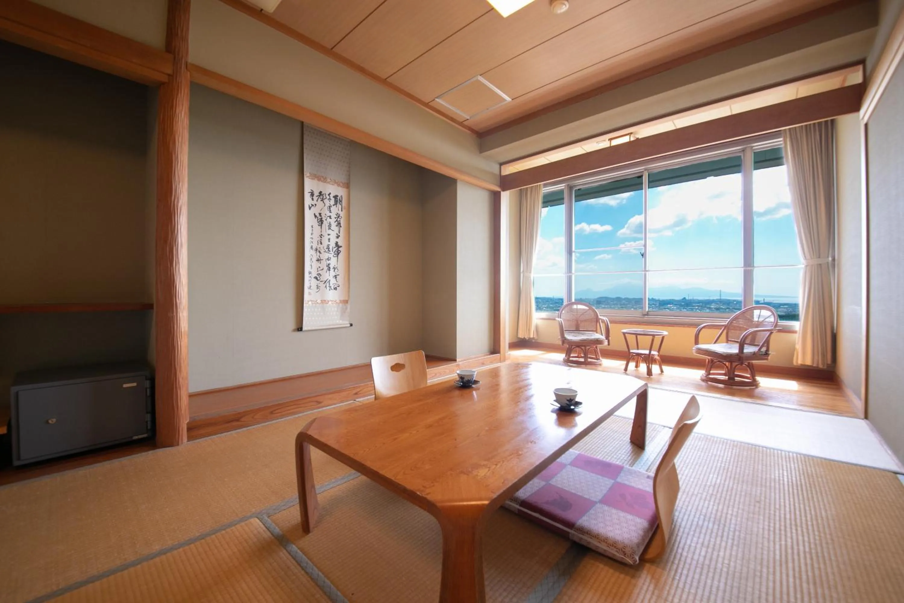 Photo of the whole room in Omuta Heights