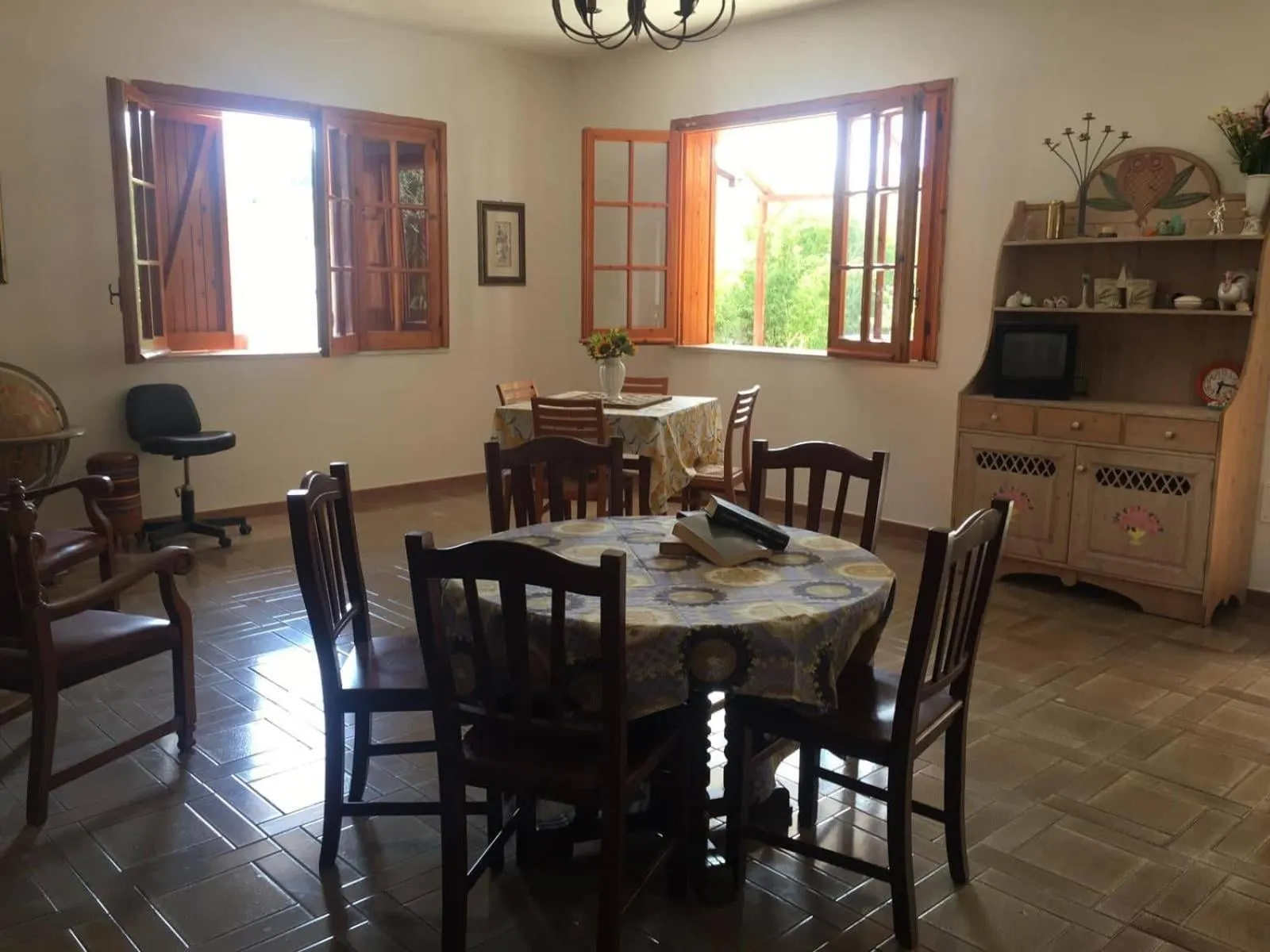 Communal lounge/ TV room in B&B Villa Grazia