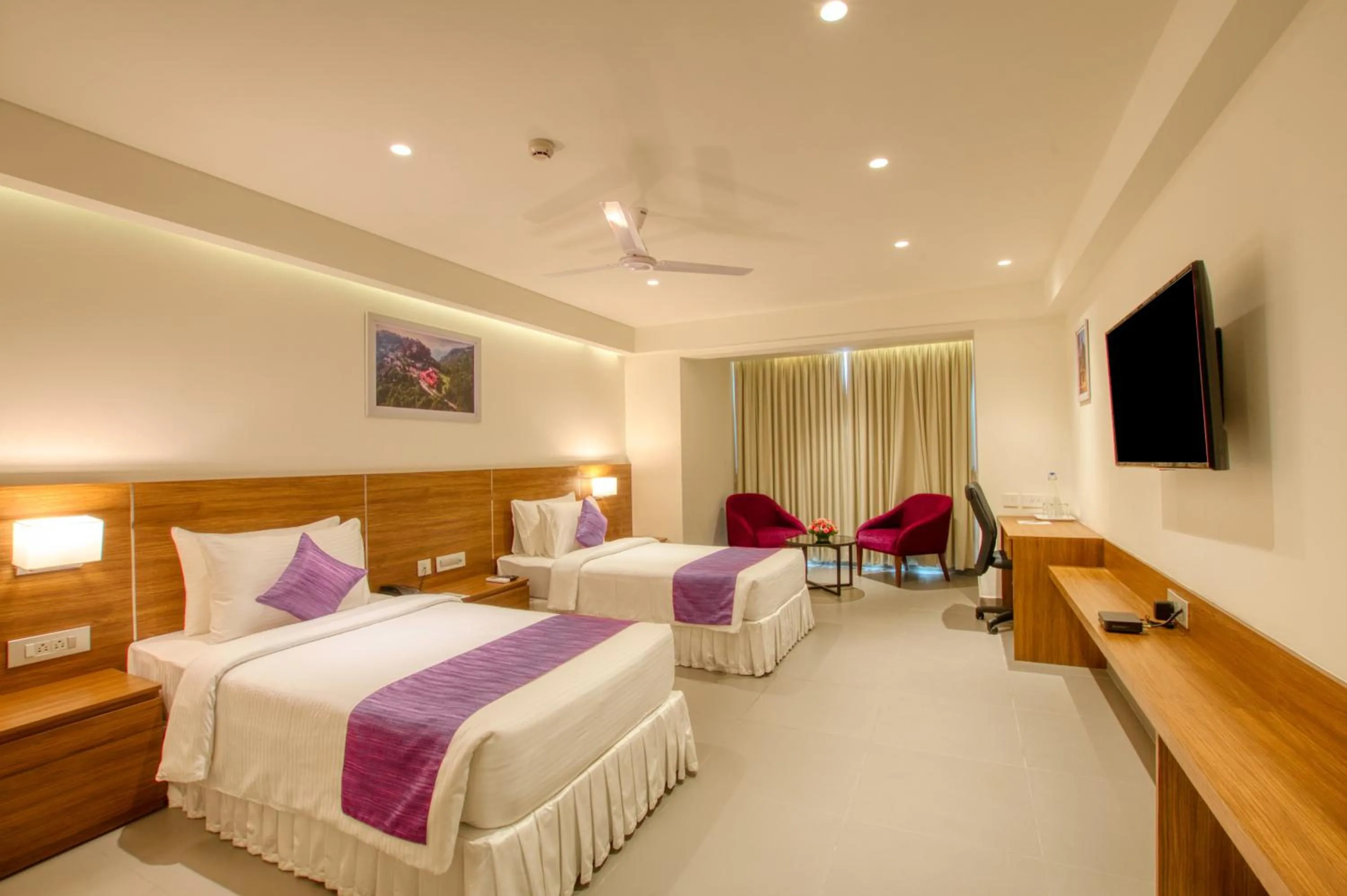 Photo of the whole room, Bed in Lilac Hotel, 5th Block