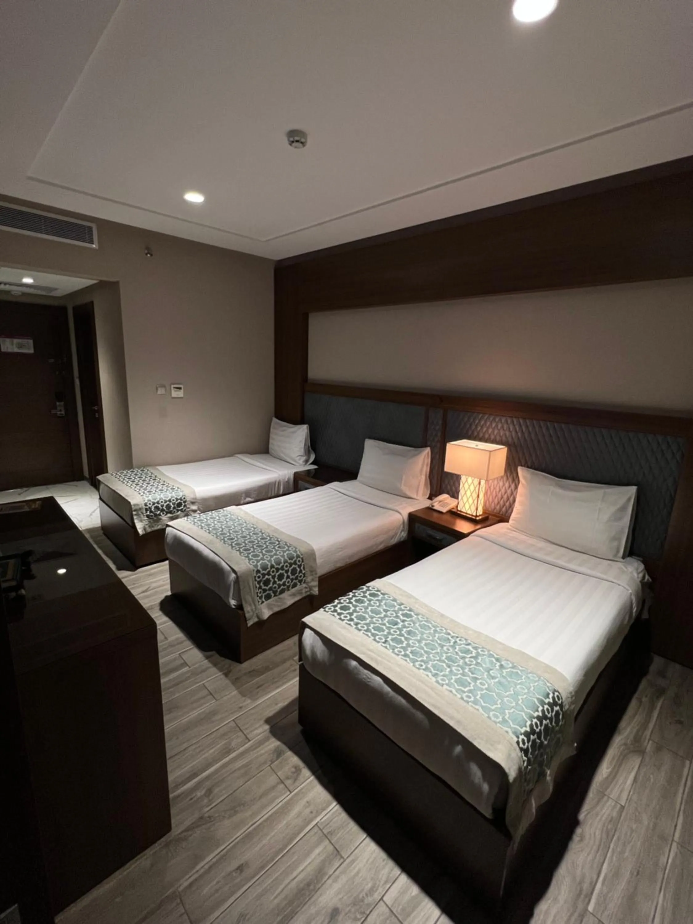 Bed in Violet Al Shisha Hotel