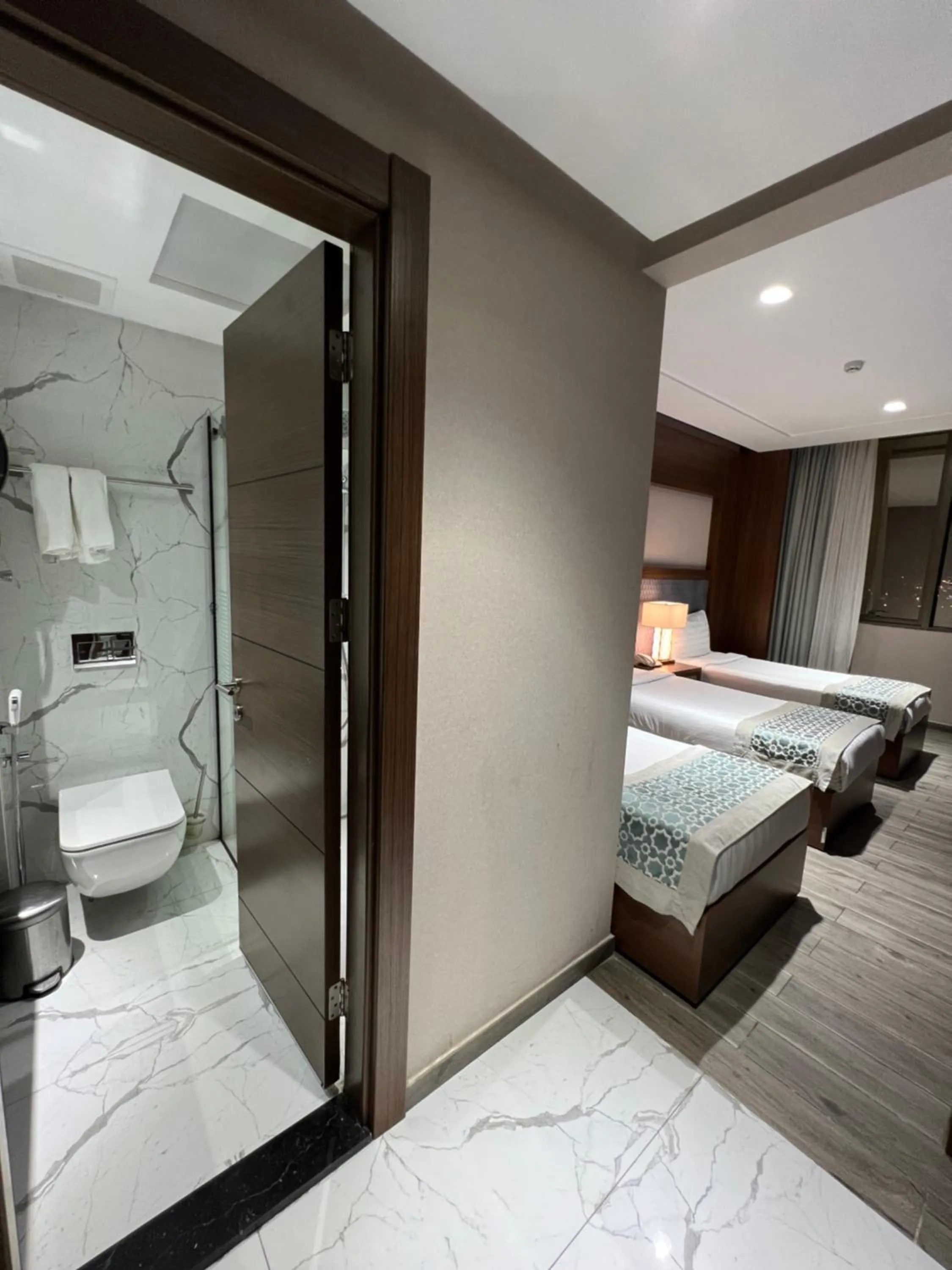 Bed in Violet Al Shisha Hotel