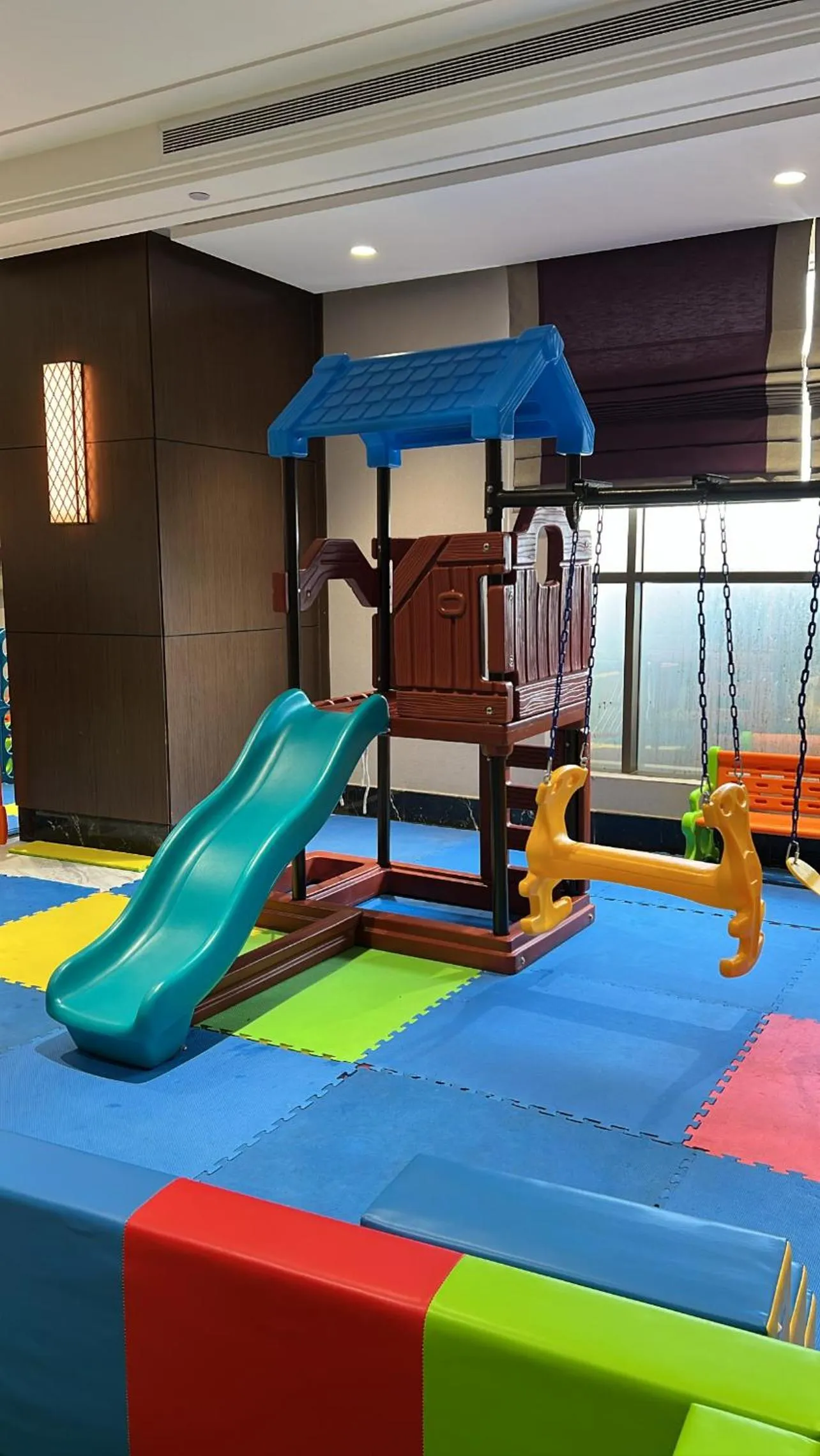 Violet Al Shisha Hotel