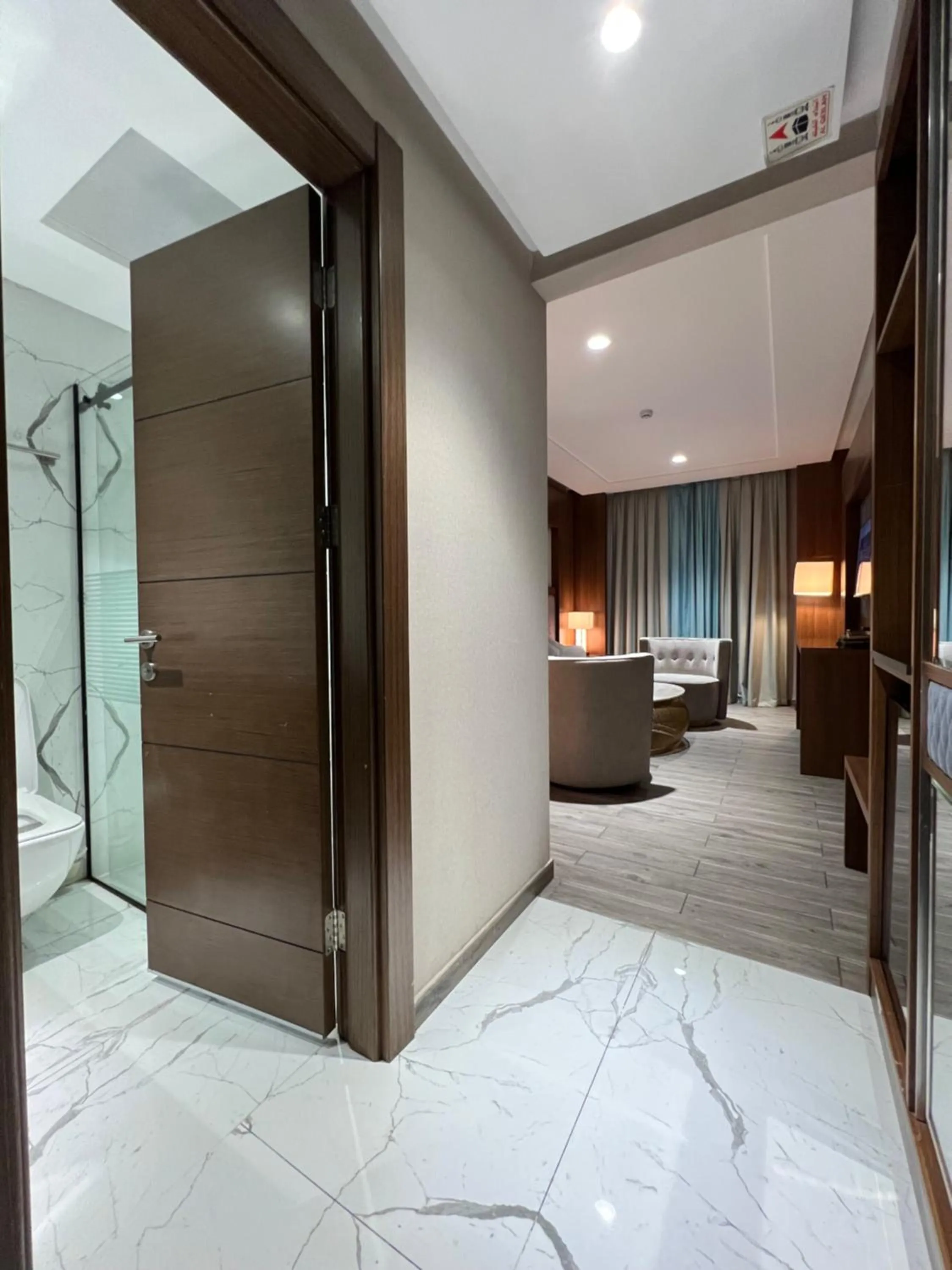 Violet Al Shisha Hotel