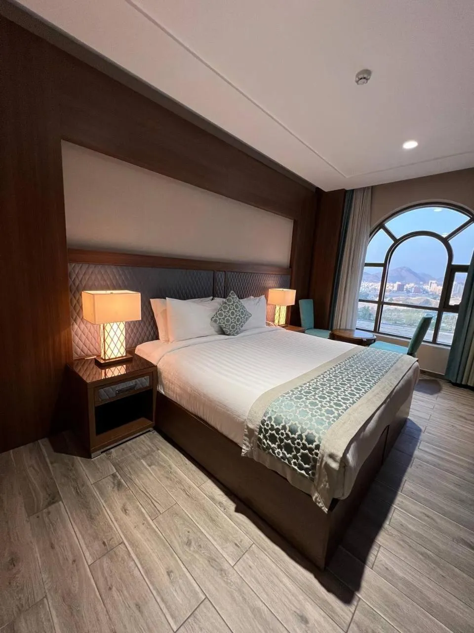 Bed in Violet Al Shisha Hotel