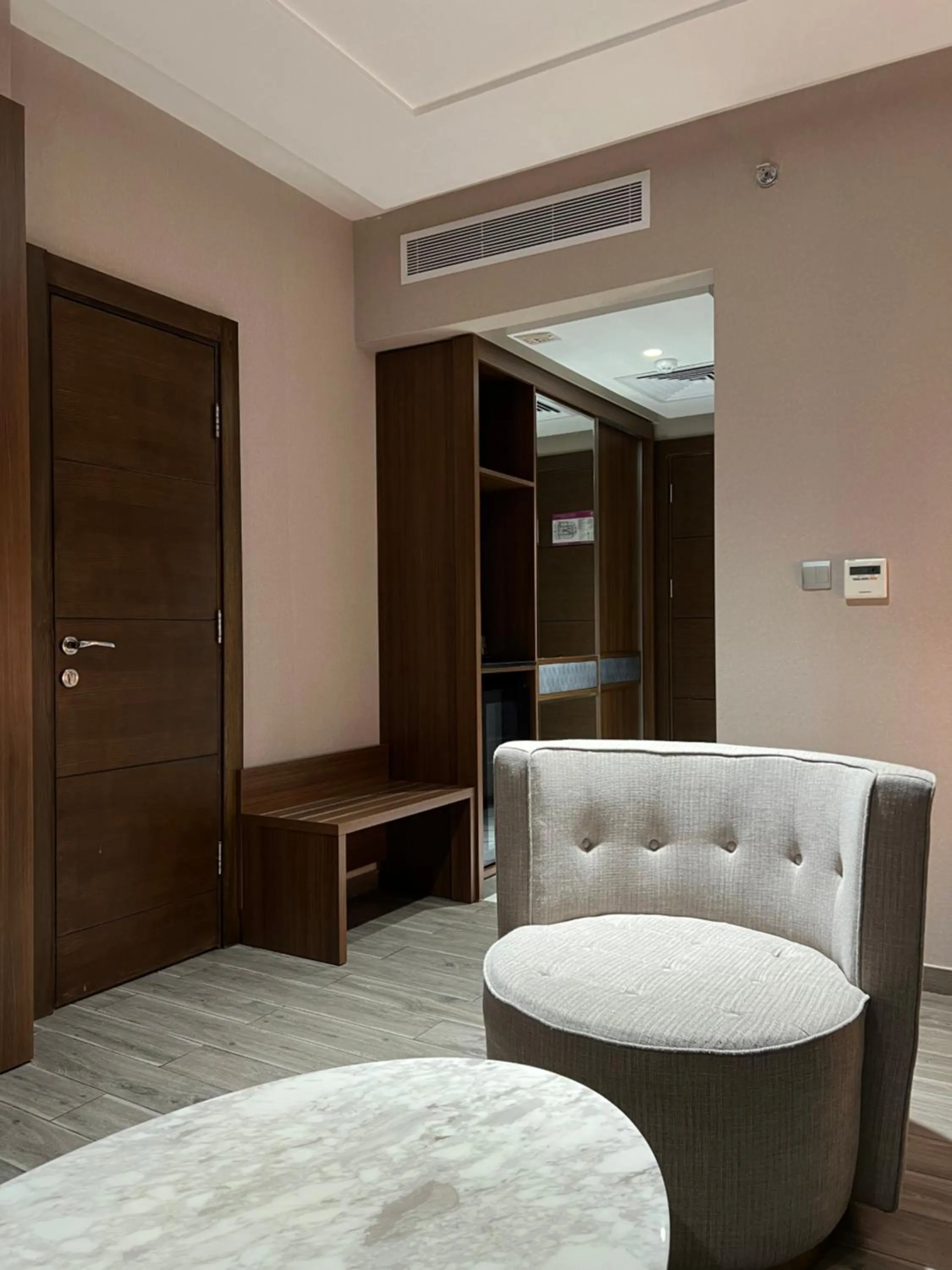 Violet Al Shisha Hotel