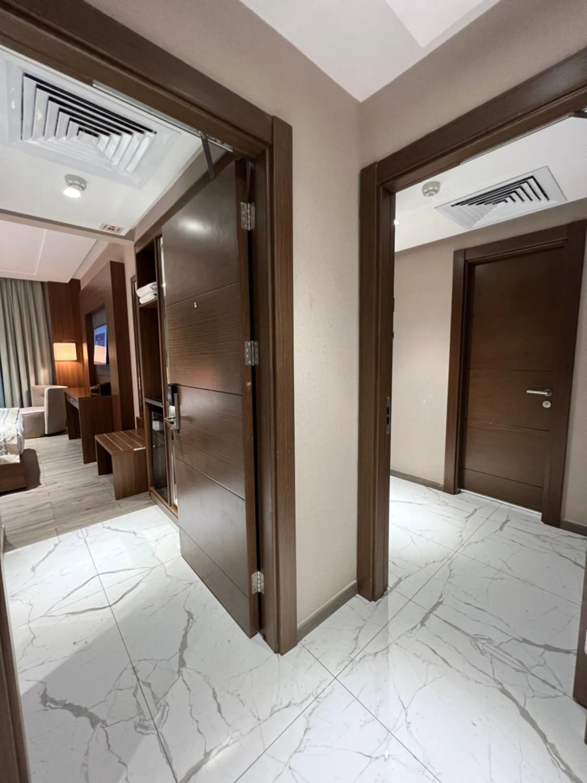 Violet Al Shisha Hotel