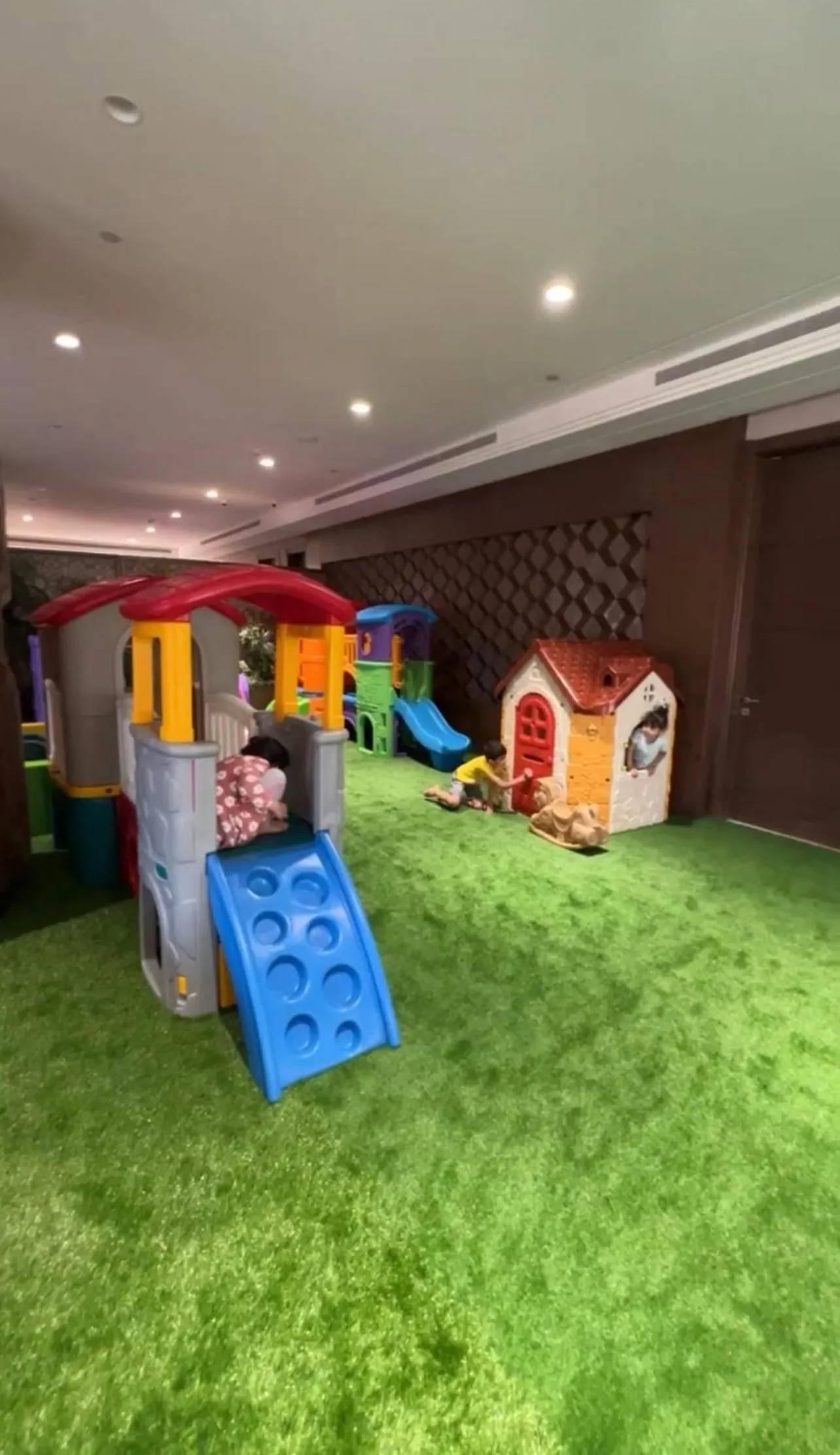 Violet Al Shisha Hotel