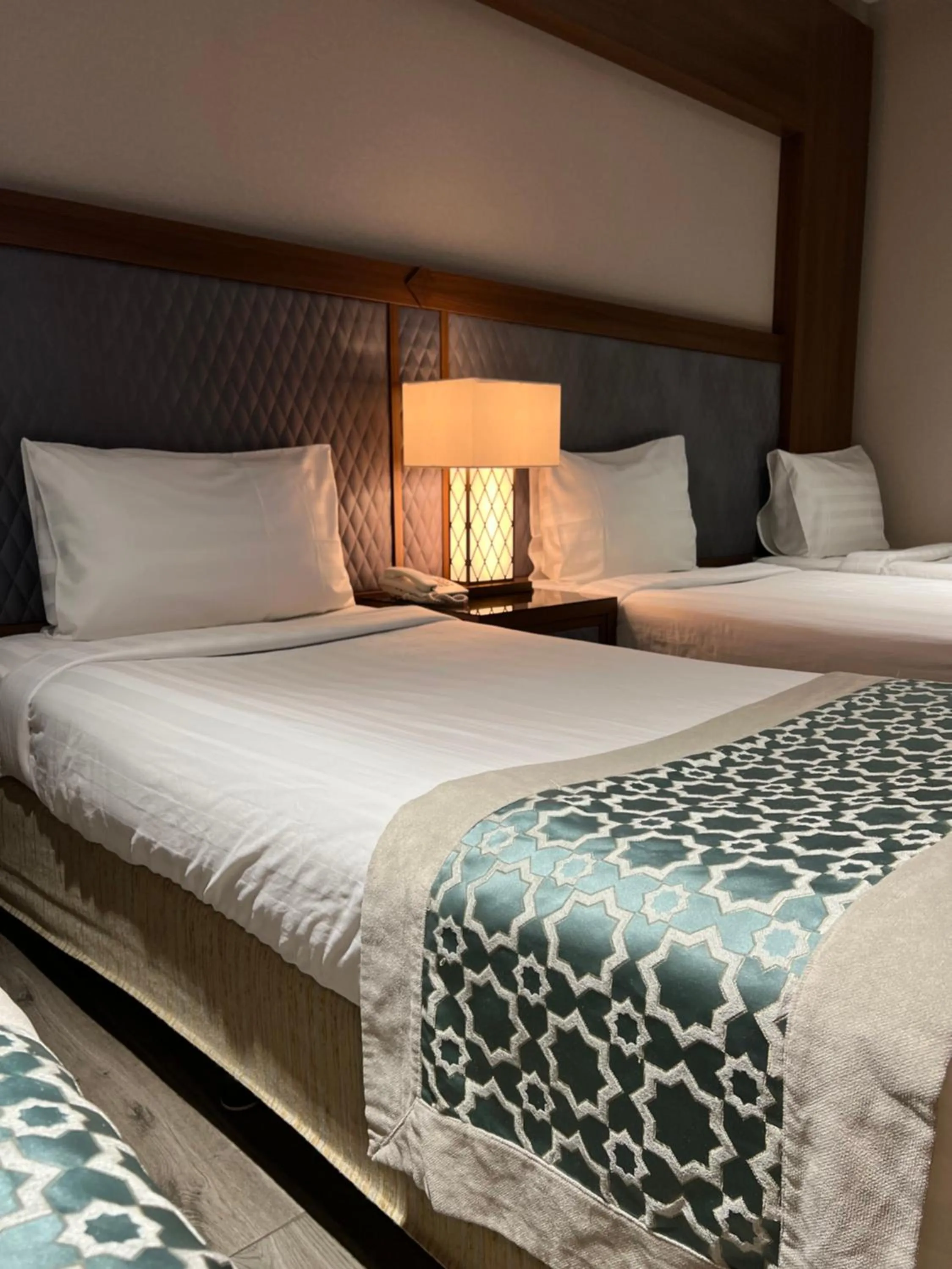 Bed in Violet Al Shisha Hotel