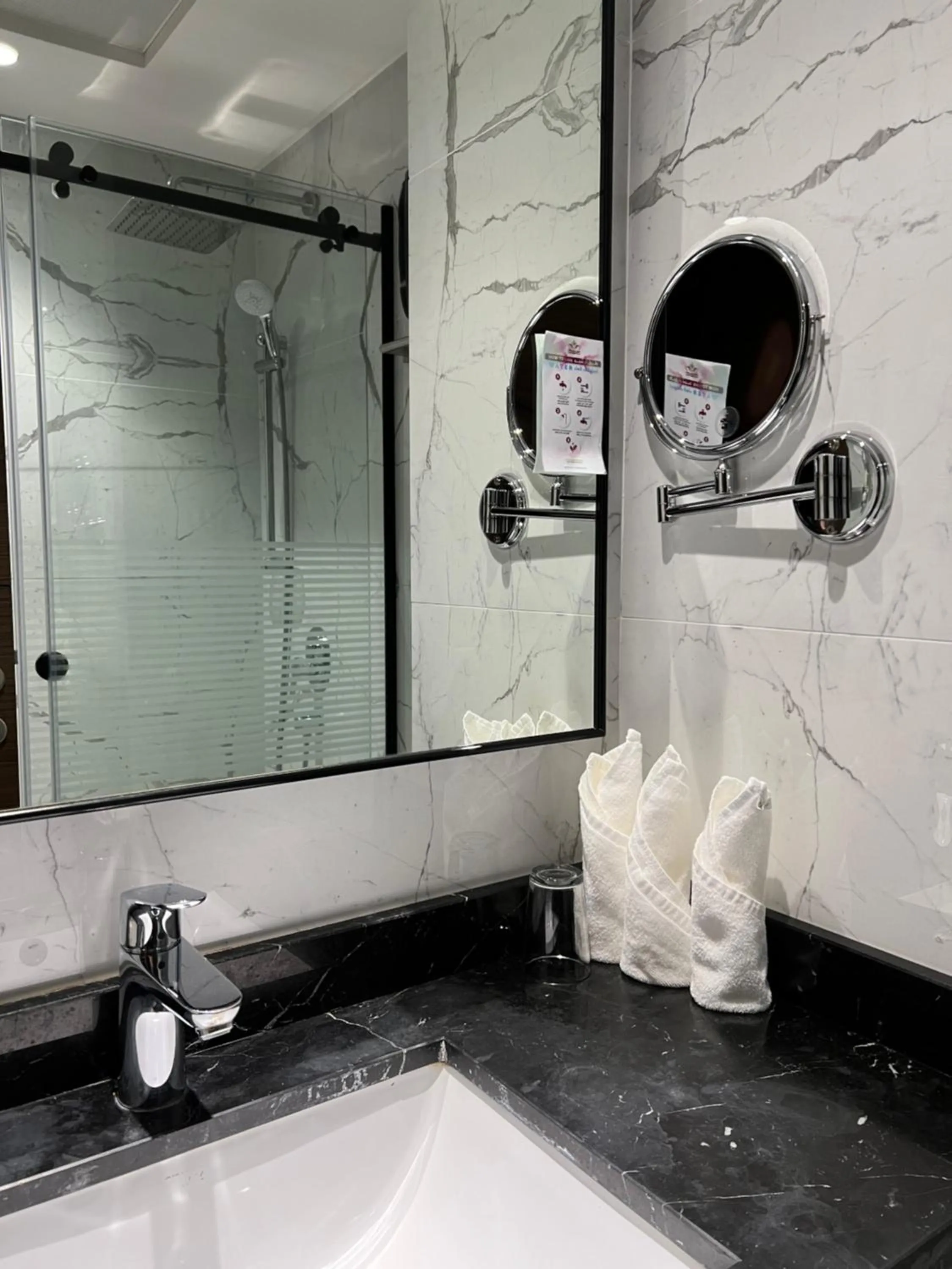 Violet Al Shisha Hotel