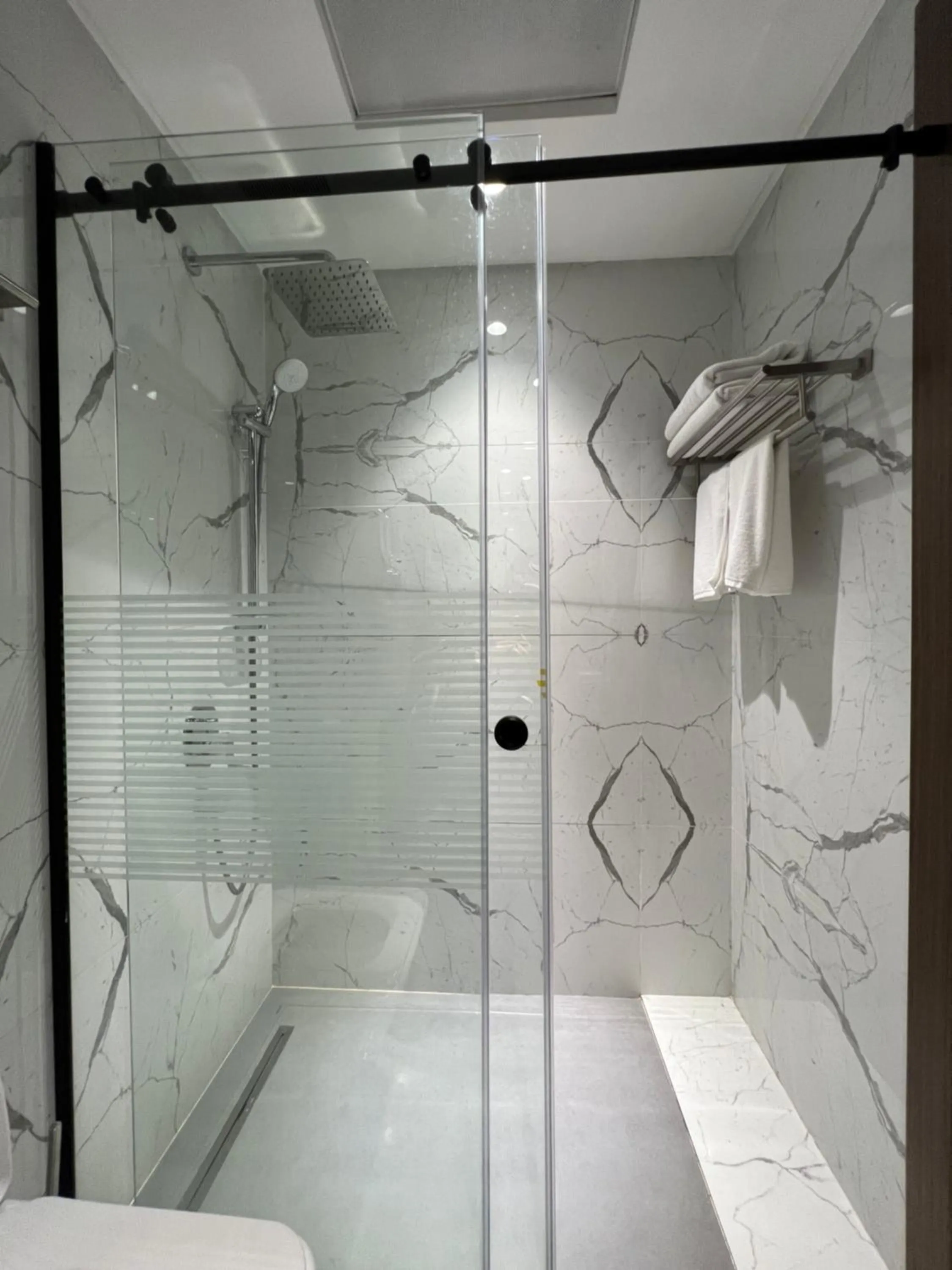 Violet Al Shisha Hotel