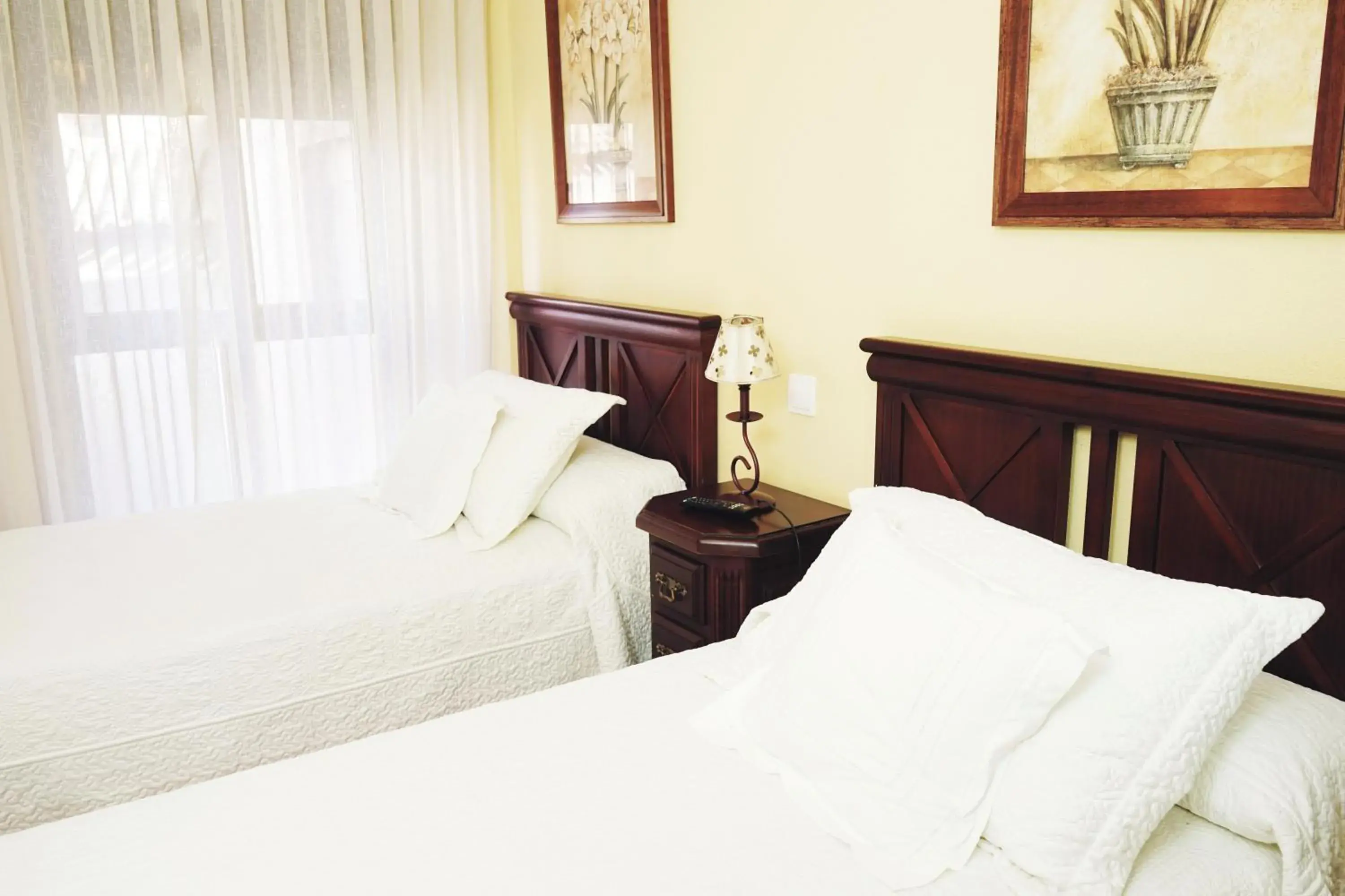 Twin Room in DC Mesones 21 Twin Room in DC Mesones 21