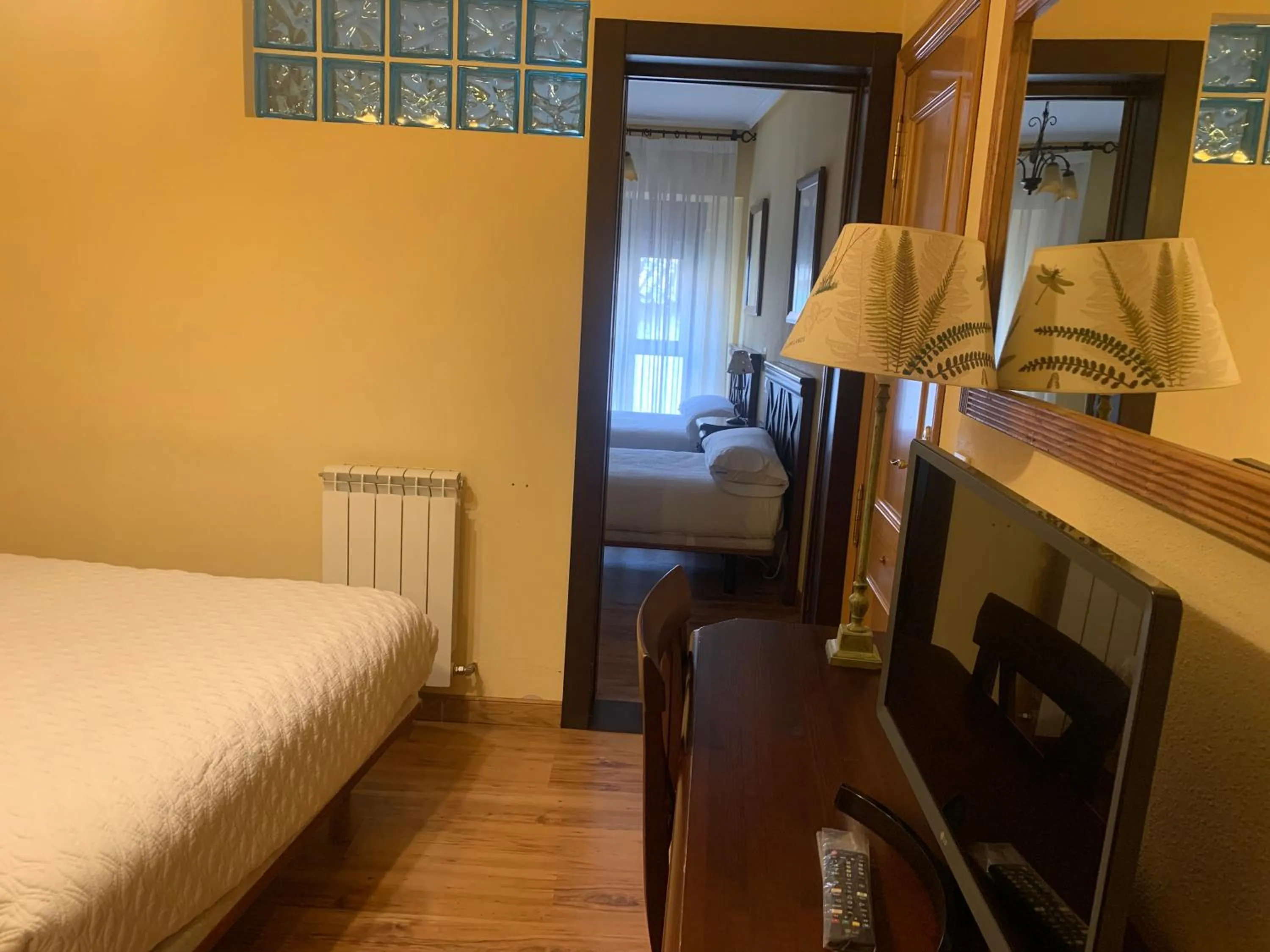 Bed in DC Mesones 21