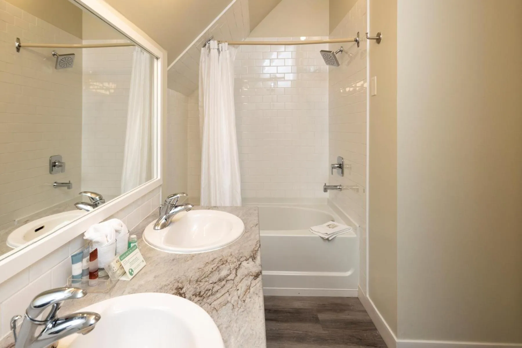 Bathroom in Rocky Crest Golf Resort