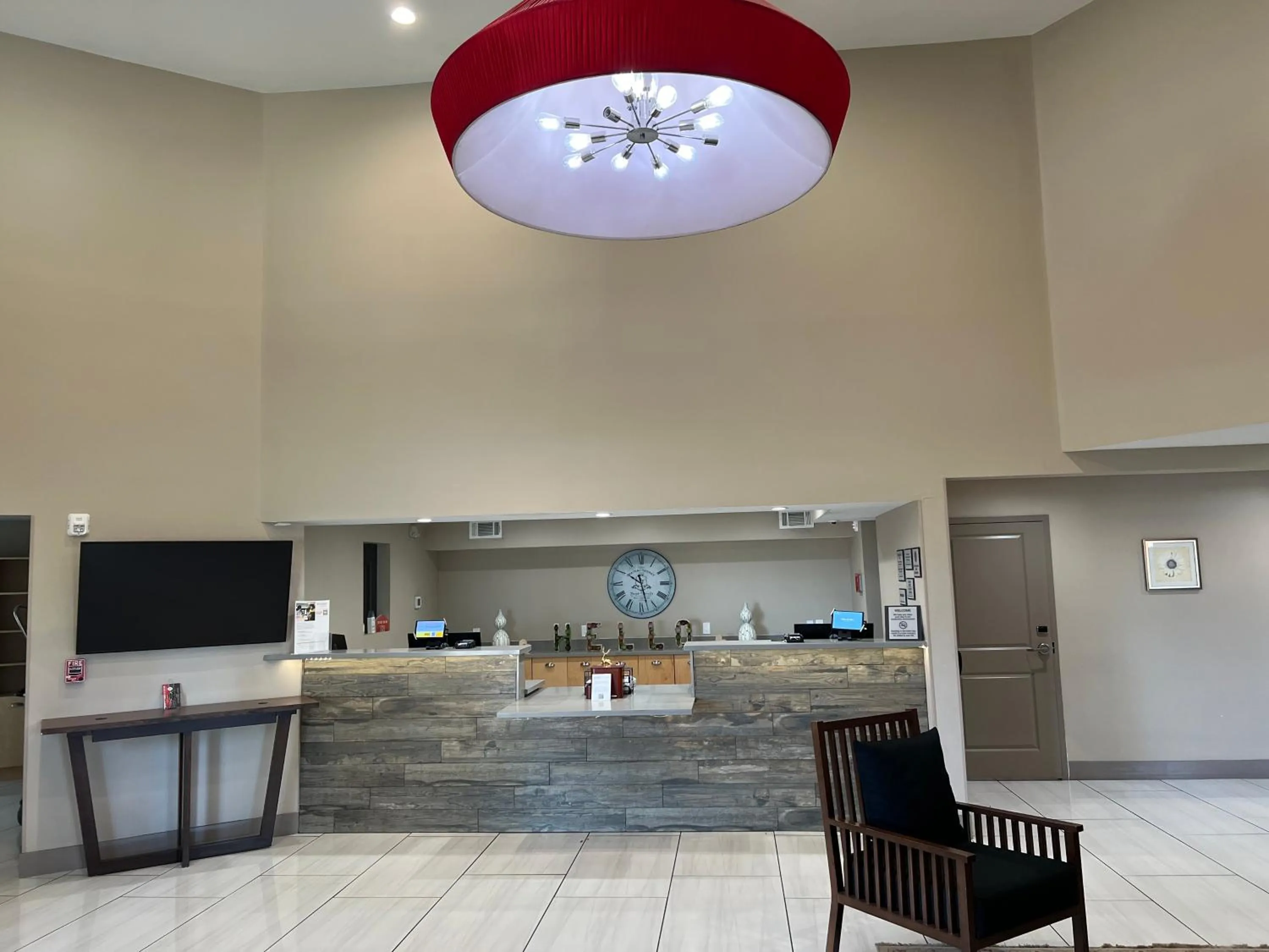 TV and multimedia in Country Inn & Suites by Radisson, Vallejo Napa Valley, CA