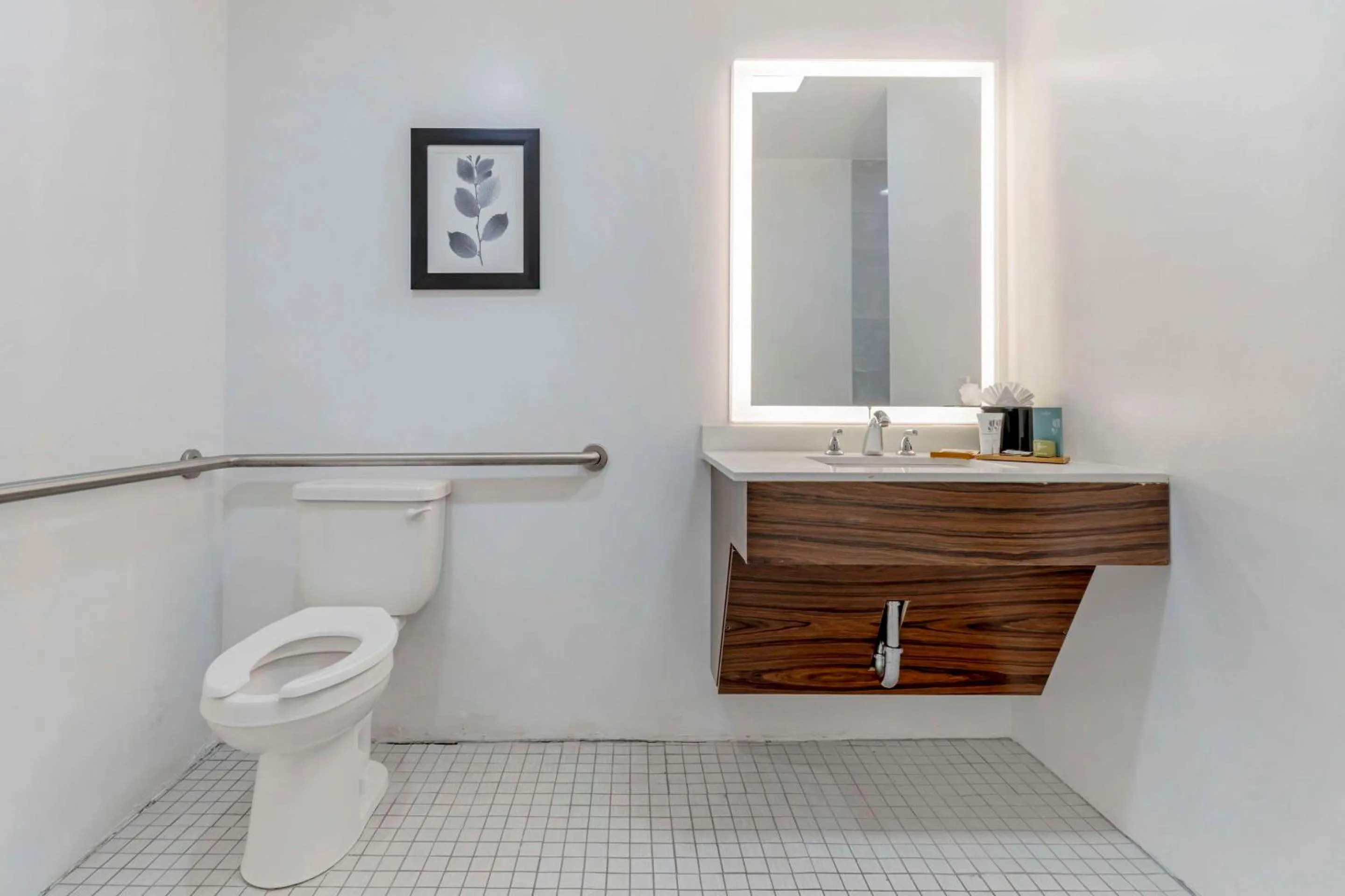 Bedroom in Country Inn & Suites by Radisson, Vallejo Napa Valley, CA