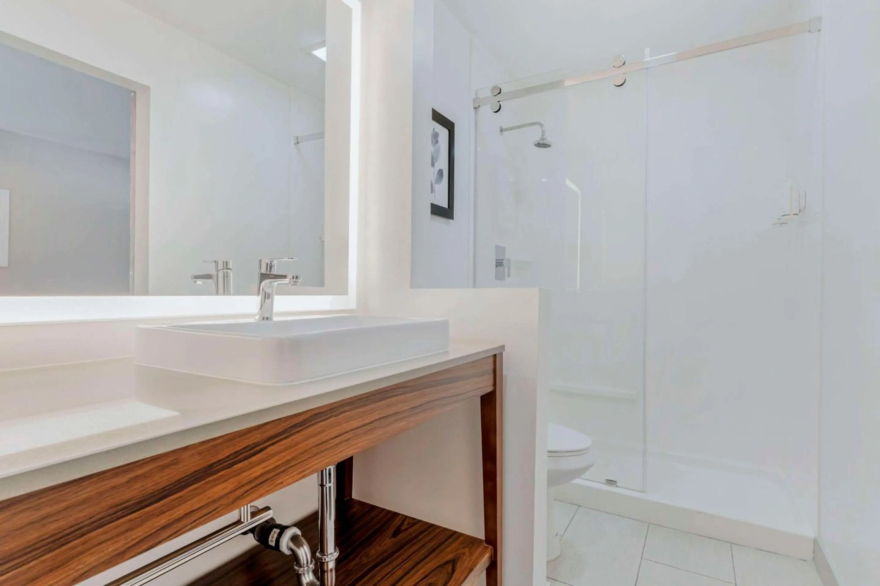 Bathroom in Country Inn & Suites by Radisson, Vallejo Napa Valley, CA