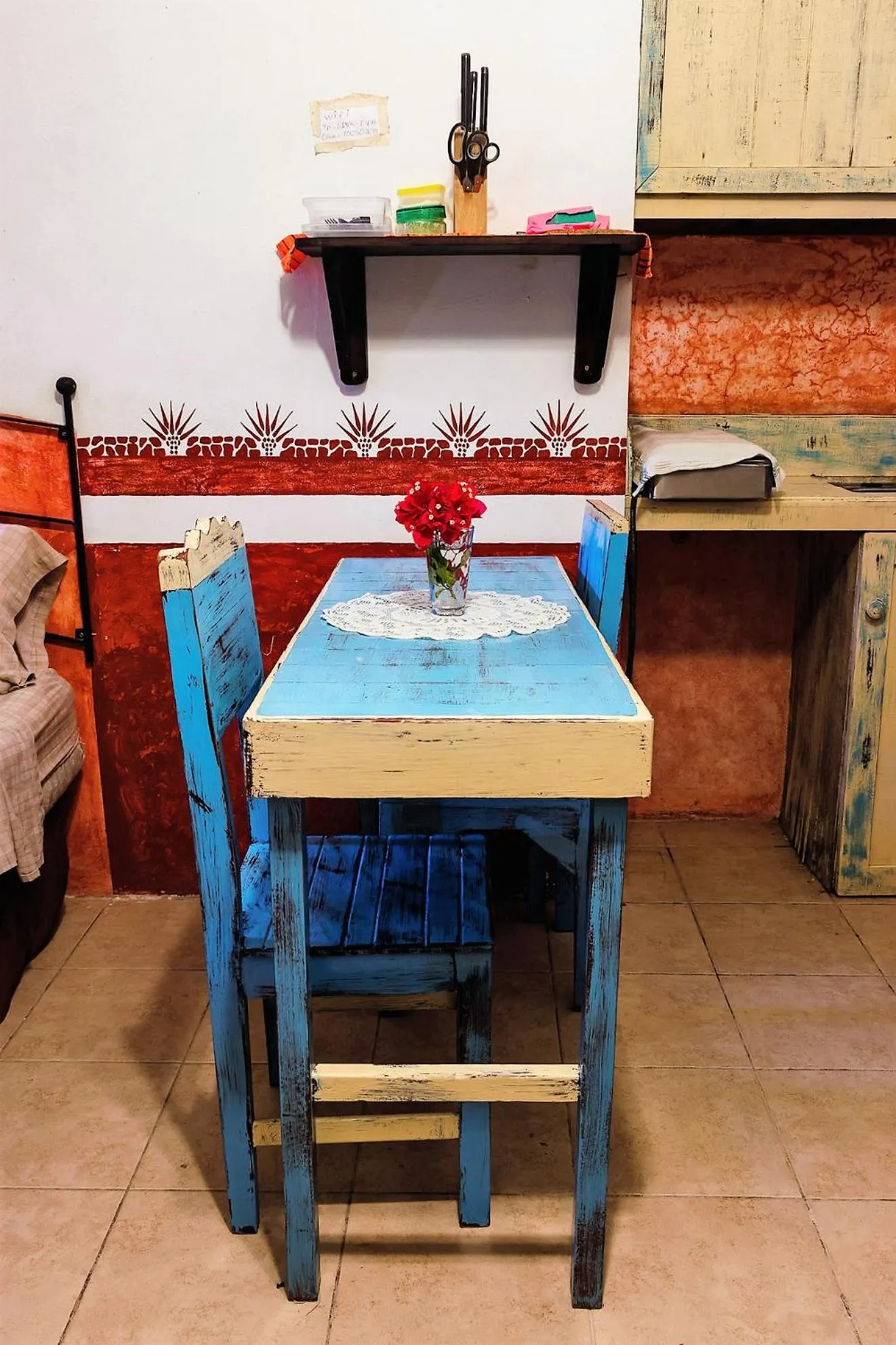 Dining area in Antigua Lodge, 70 m from sandy beach