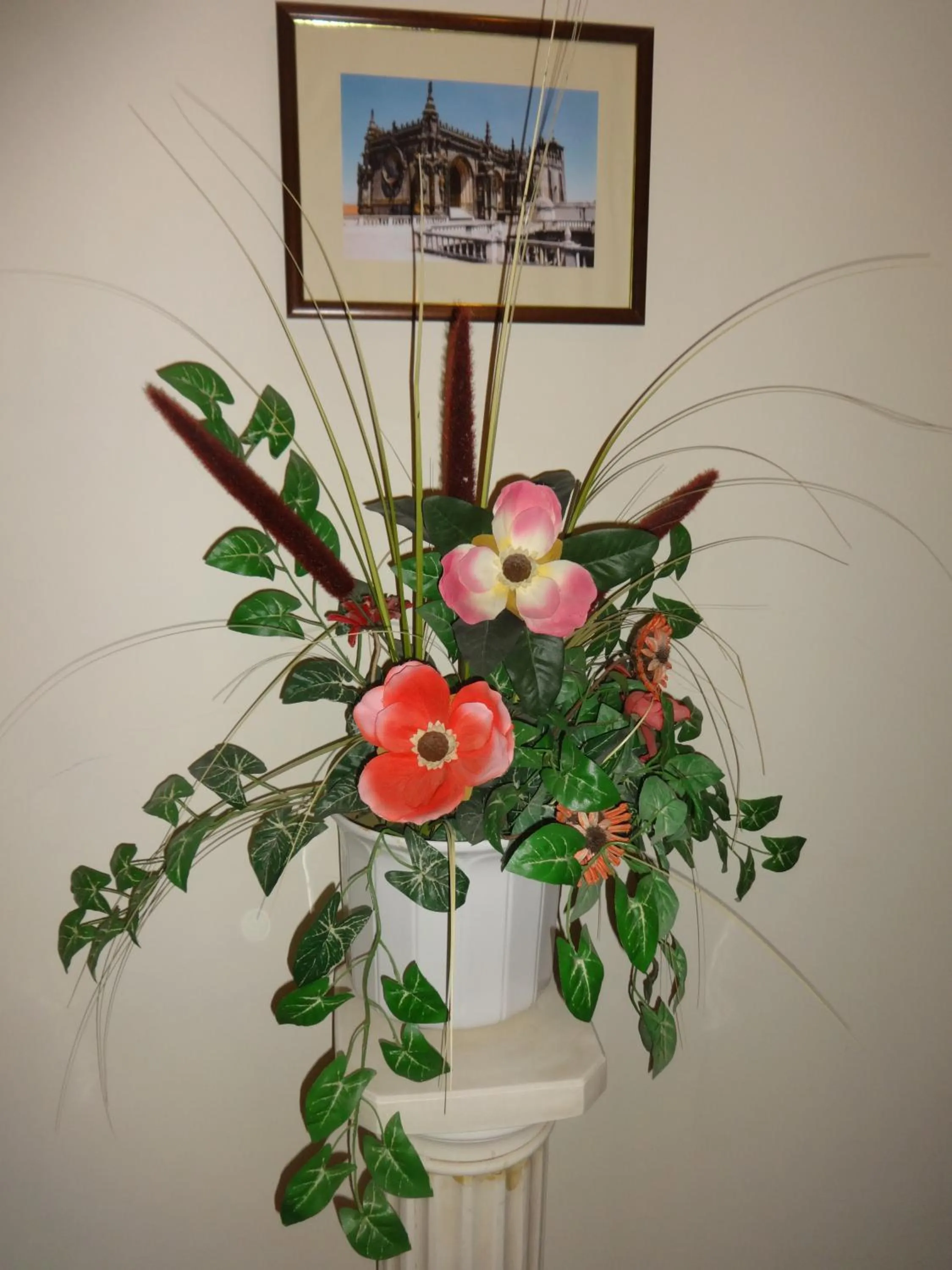 Property building in Hotel Bonjardim