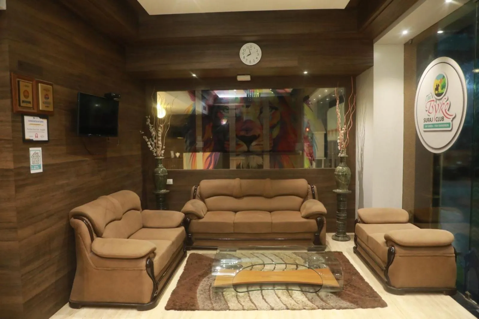 TV and multimedia in The Byke Suraj Club, Junagadh