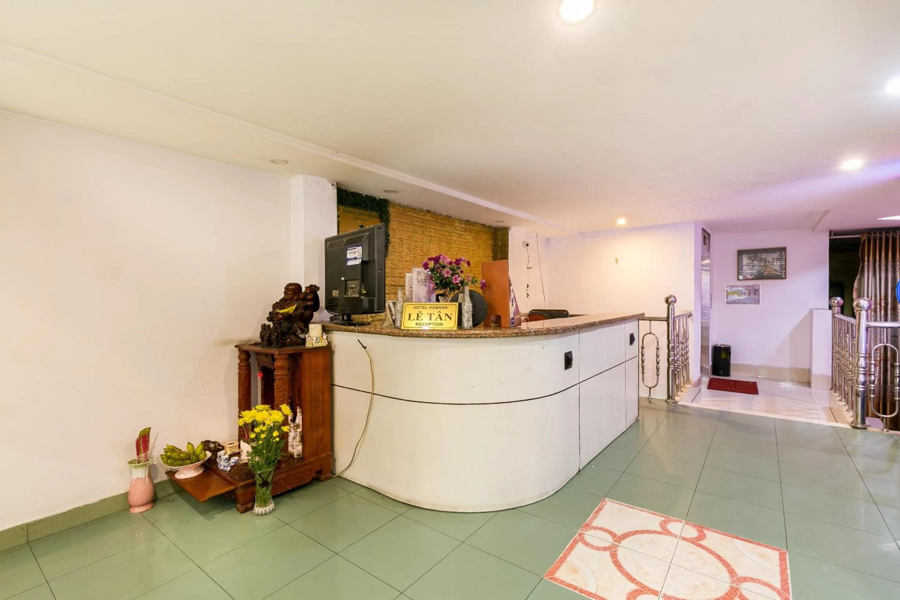 Lobby or reception in OYO 373 Habana Hotel