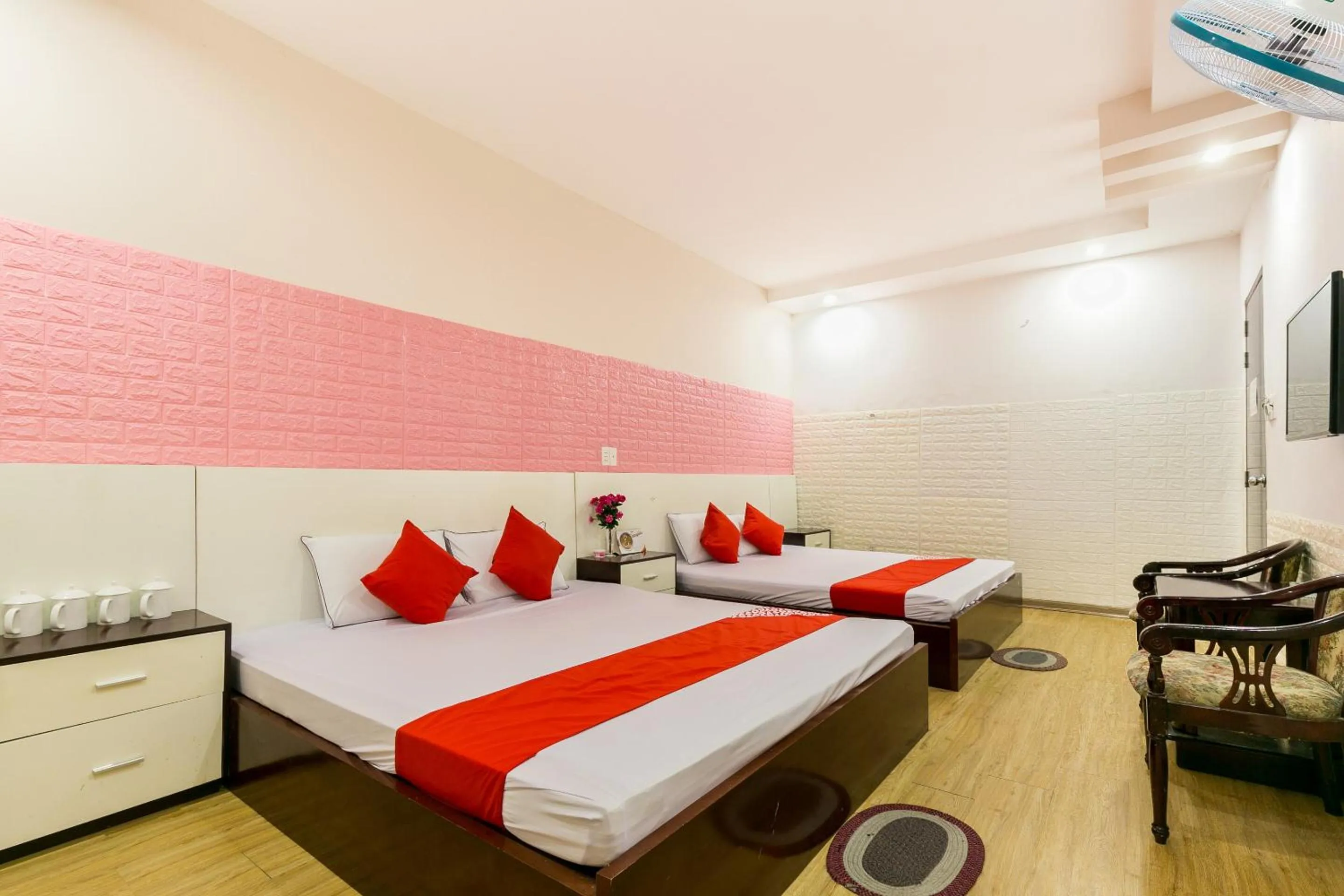 Bedroom, Bed in OYO 373 Habana Hotel