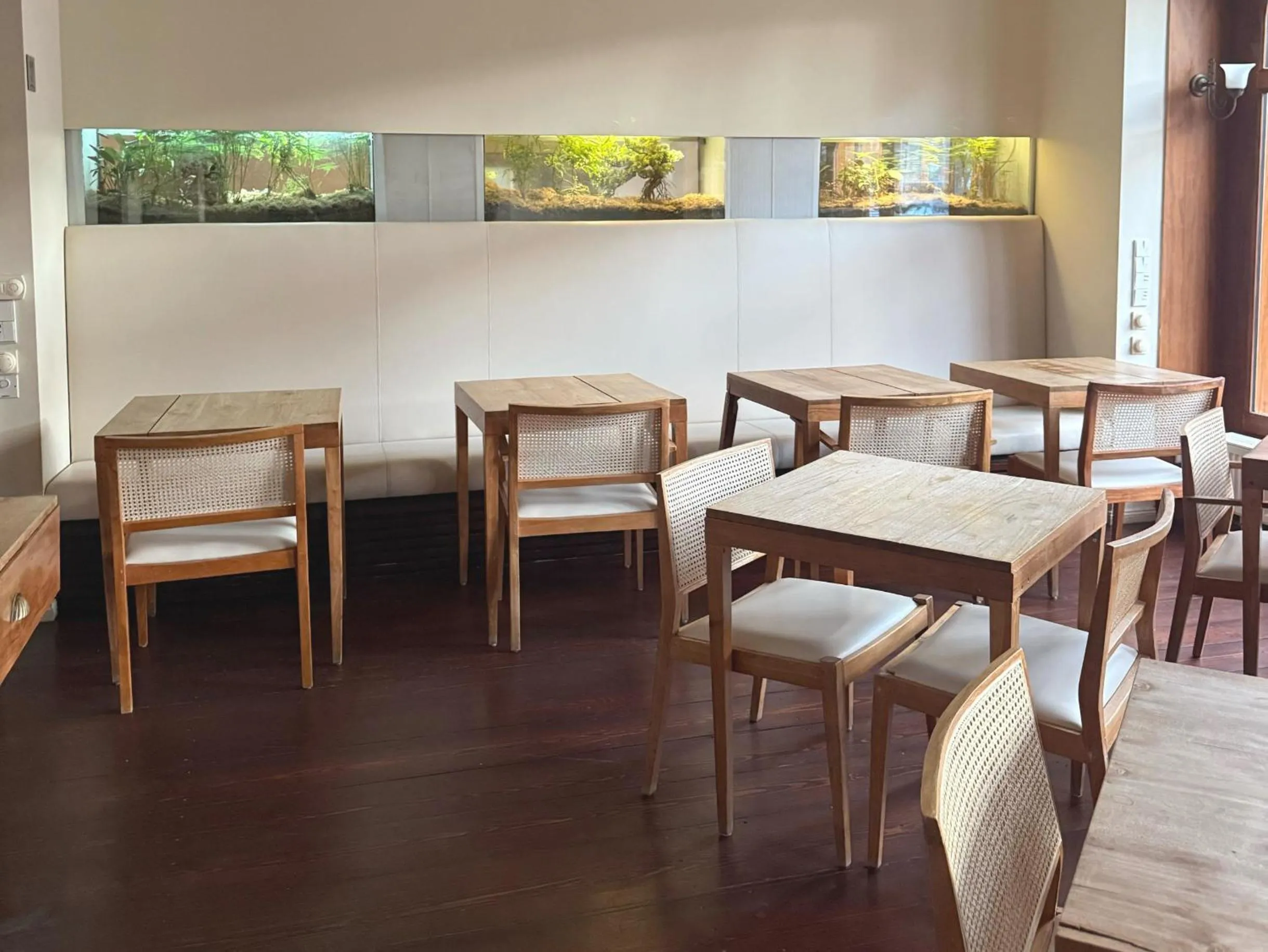 Communal lounge/ TV room in Numa Berlin Belfort