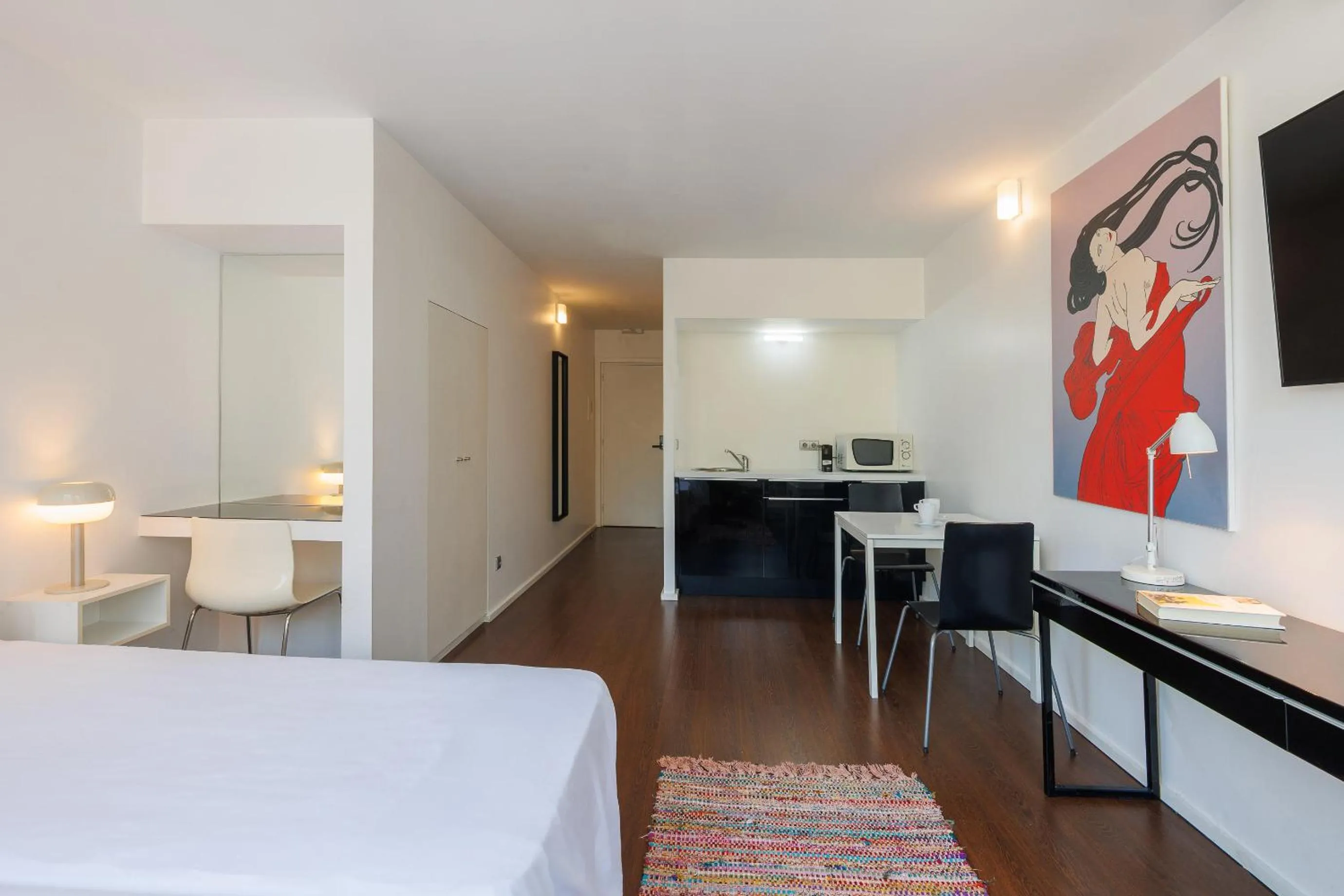 Living room, Bed in Fine Arts Studios by Olala Homes