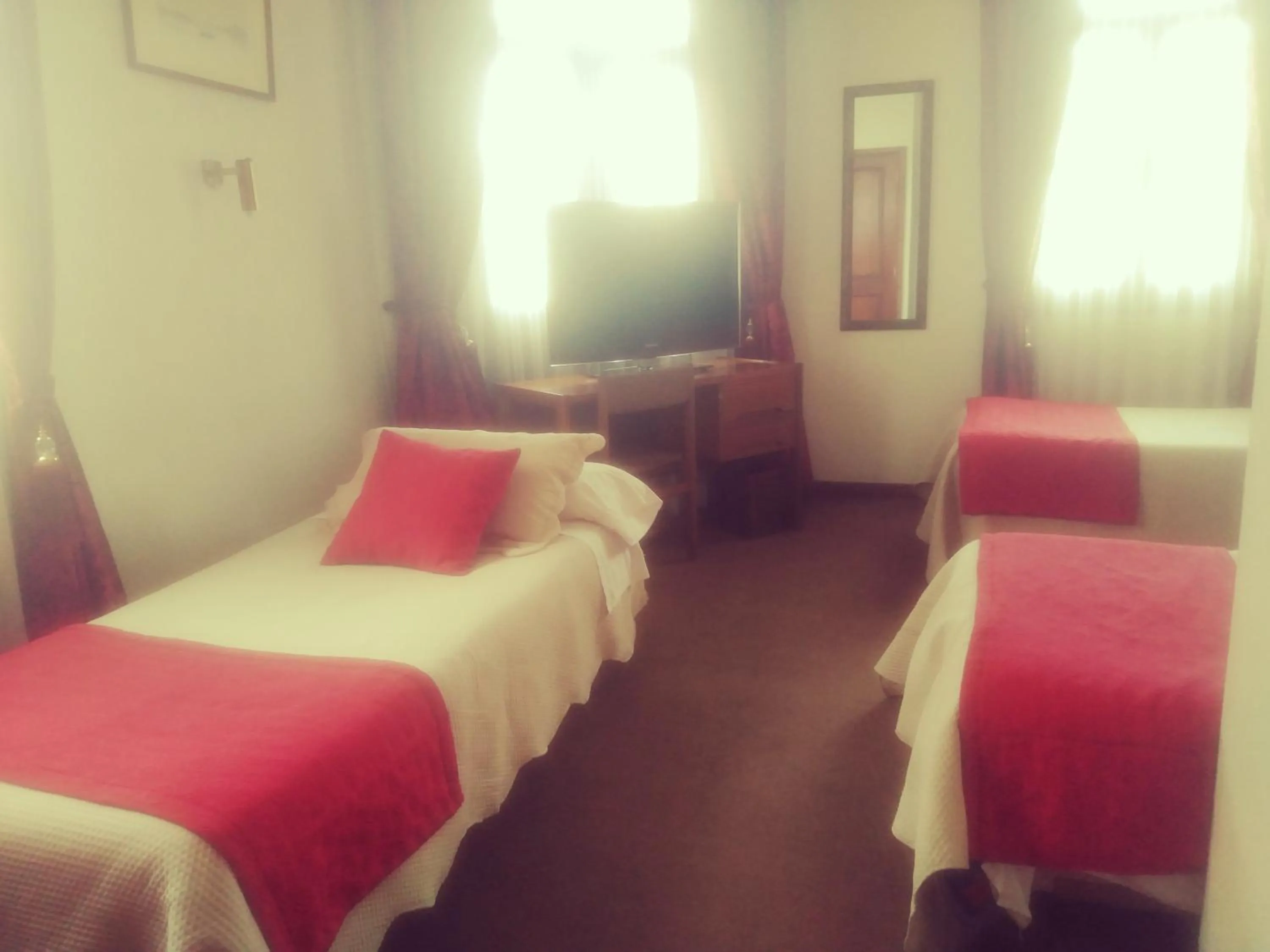 Bedroom, Bed in Hotel Mercurio