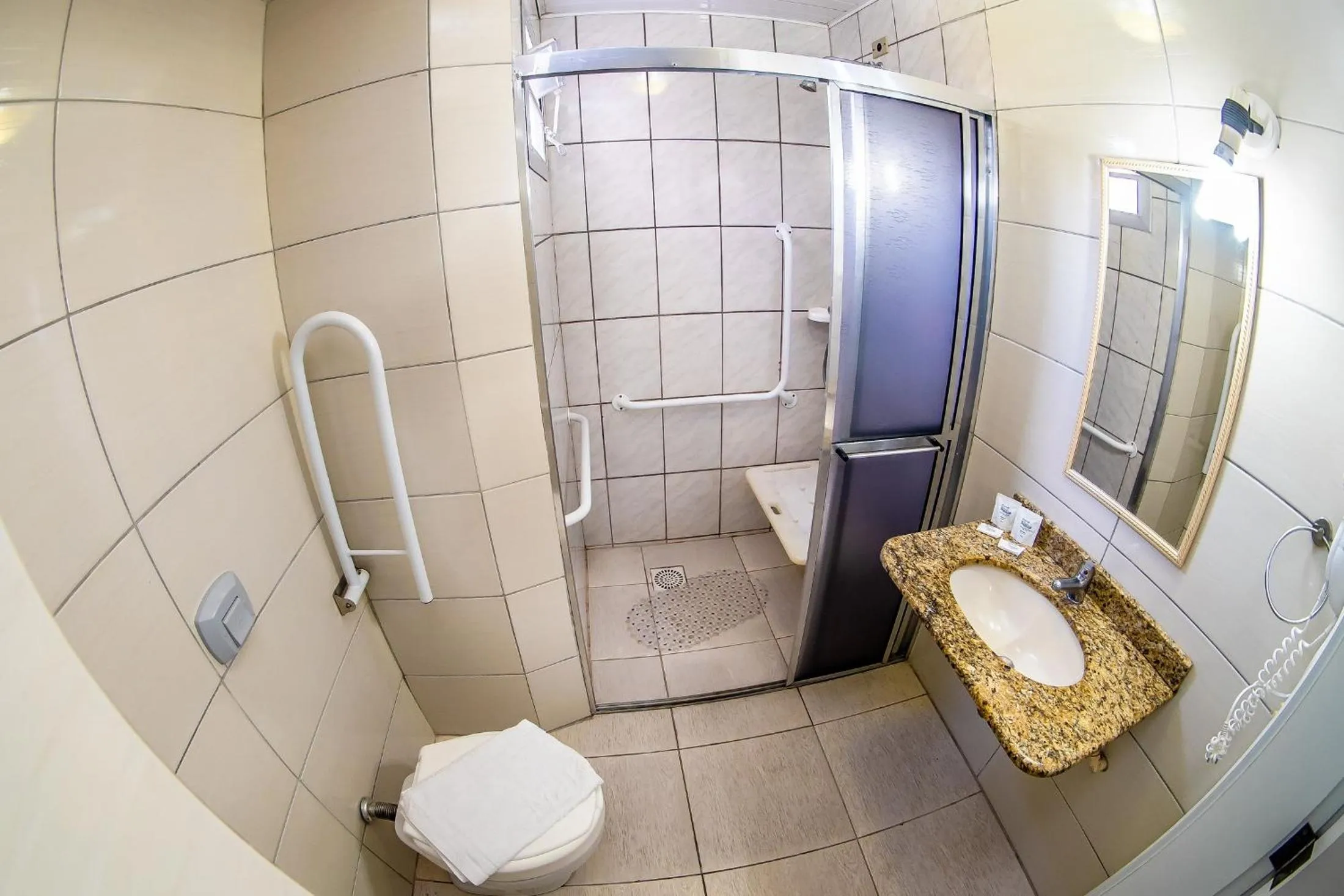 Bathroom in Hotel Mares do Sul