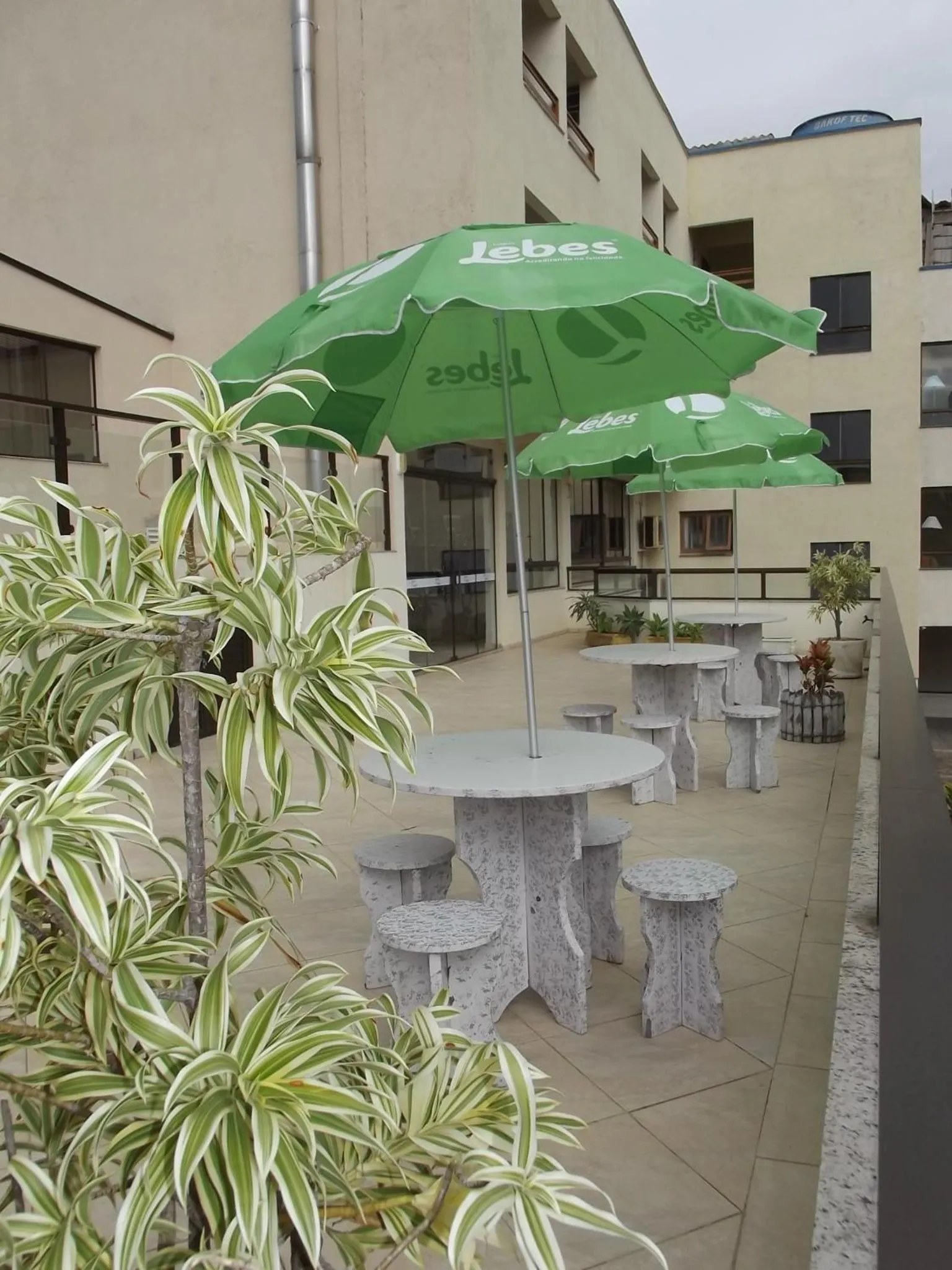 Communal lounge/ TV room in Hotel Mares do Sul