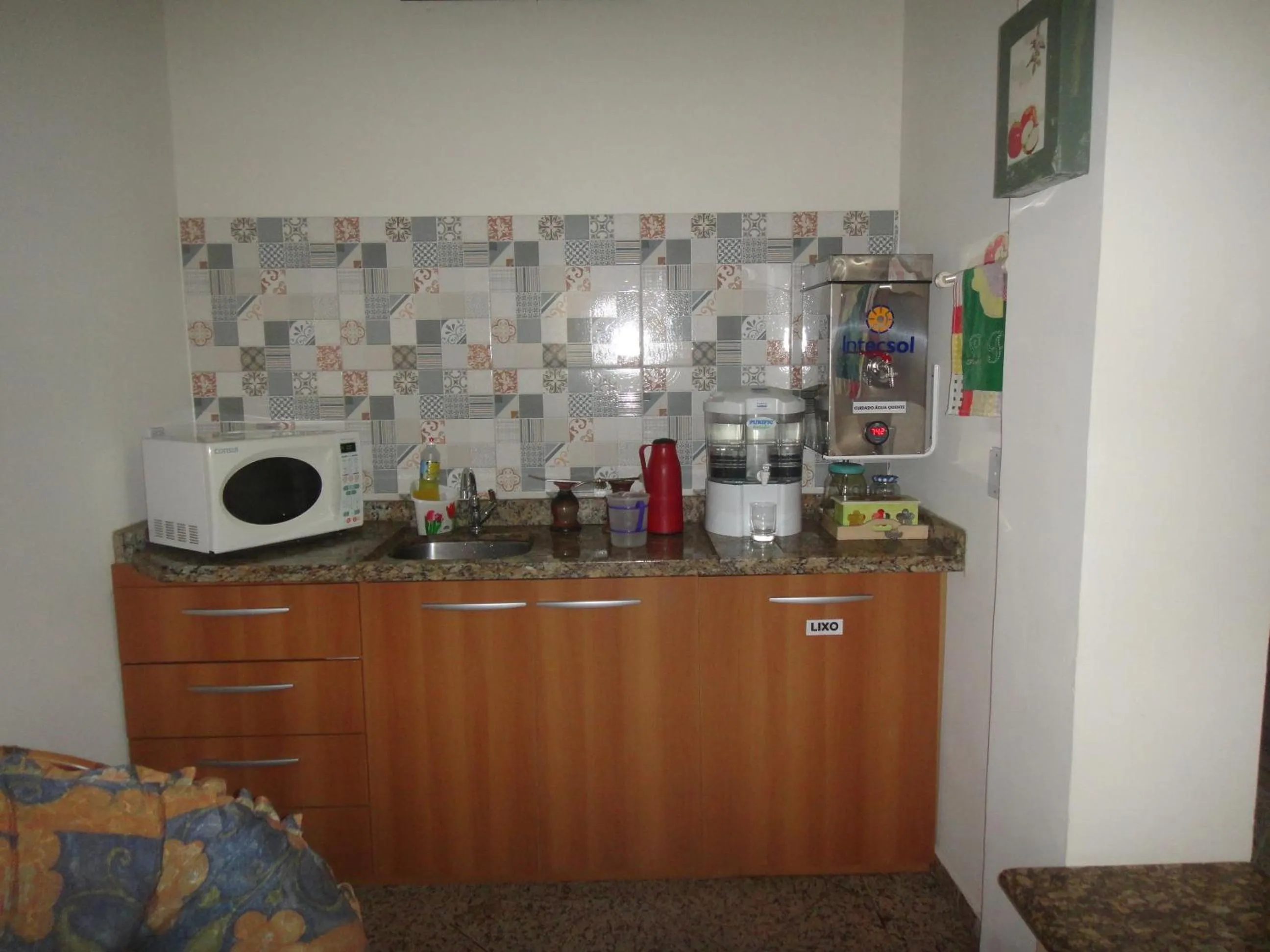Communal kitchen in Hotel Mares do Sul