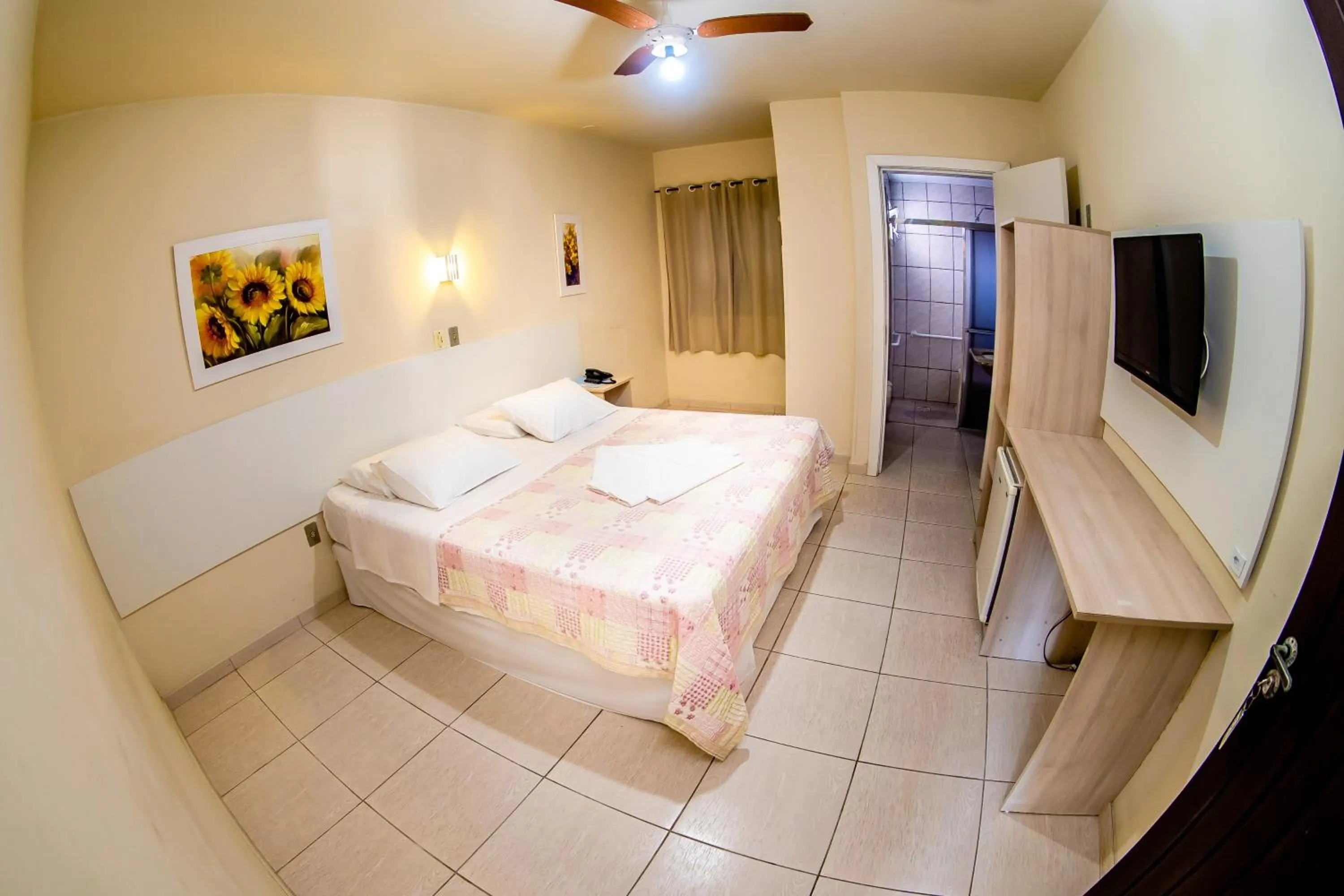 Photo of the whole room, Bed in Hotel Mares do Sul