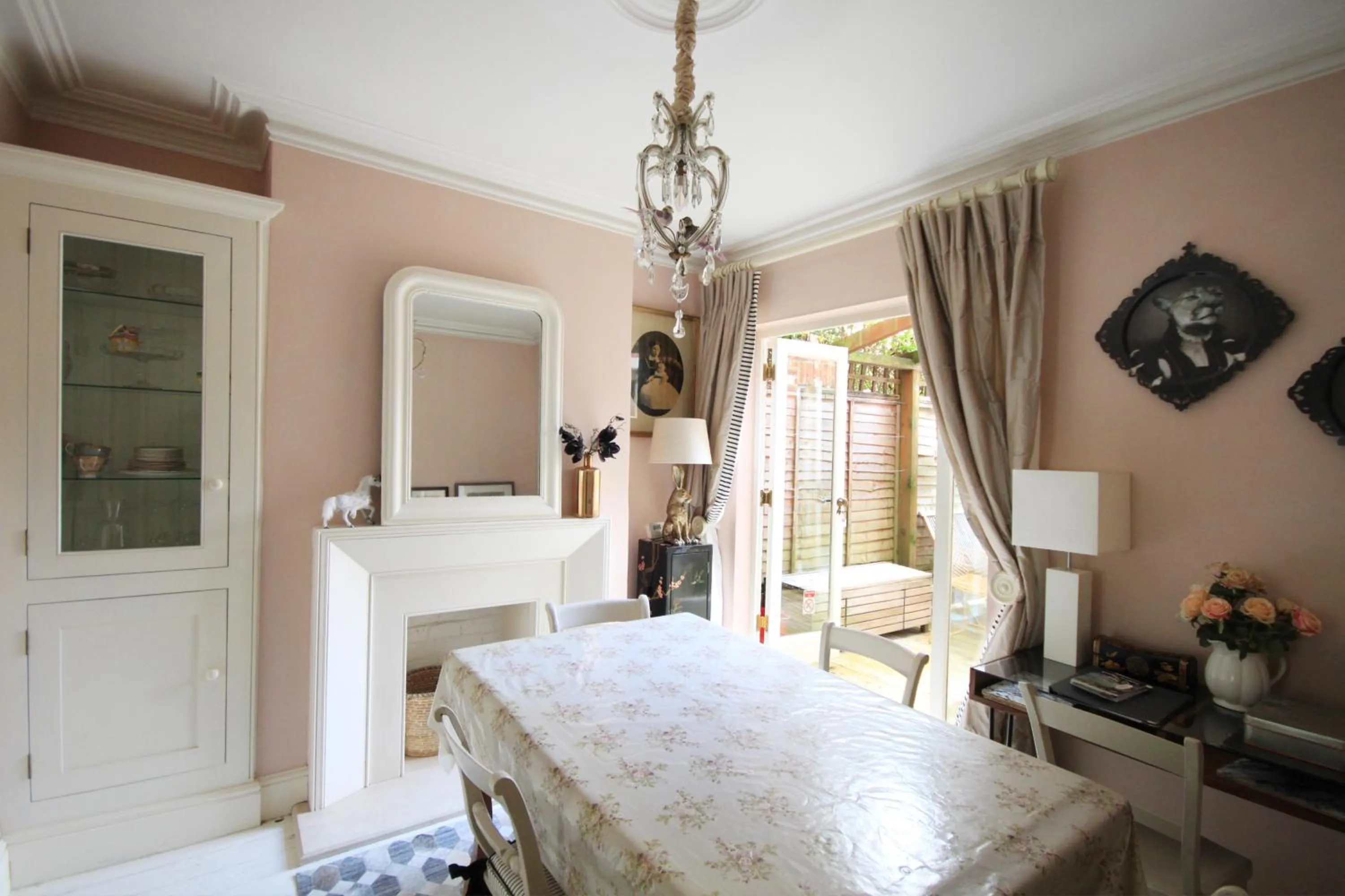 Photo of the whole room, Bed in Designer's Town House