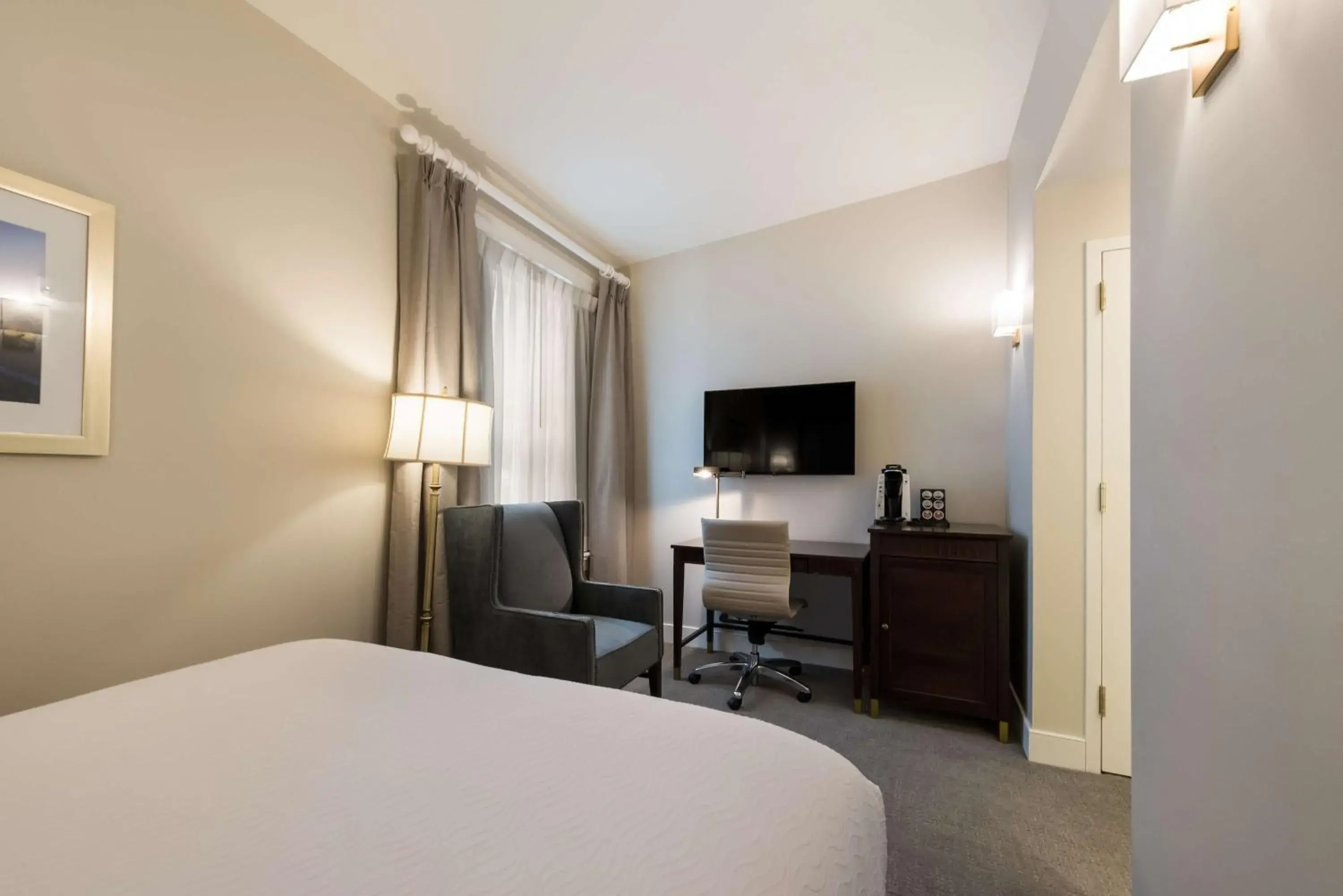 Bedroom, Bed in Independence Park Hotel, BW Premier Collection Bedroom, Bed in Independence Park Hotel, BW Premier Collection