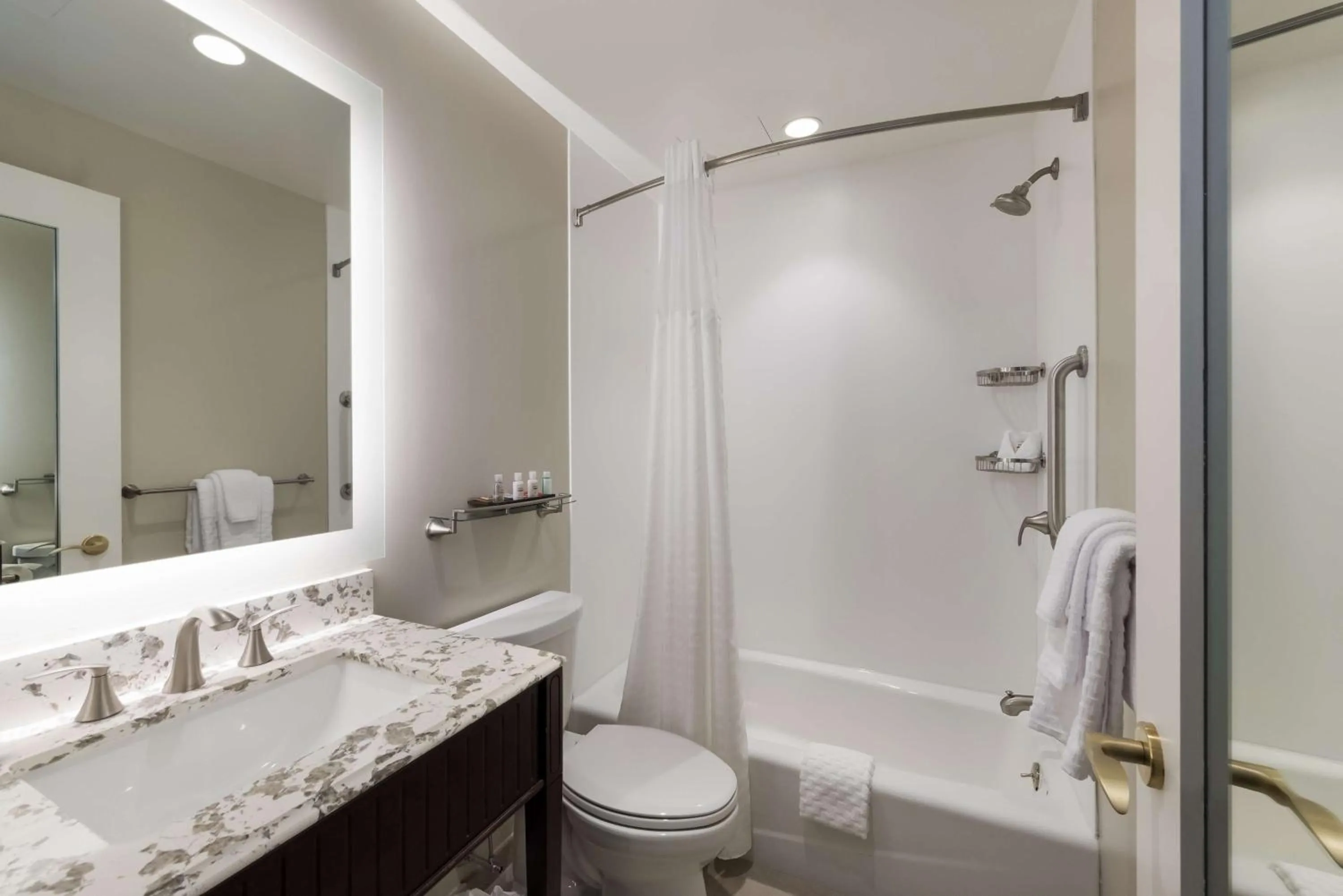 Bathroom in Independence Park Hotel, BW Premier Collection