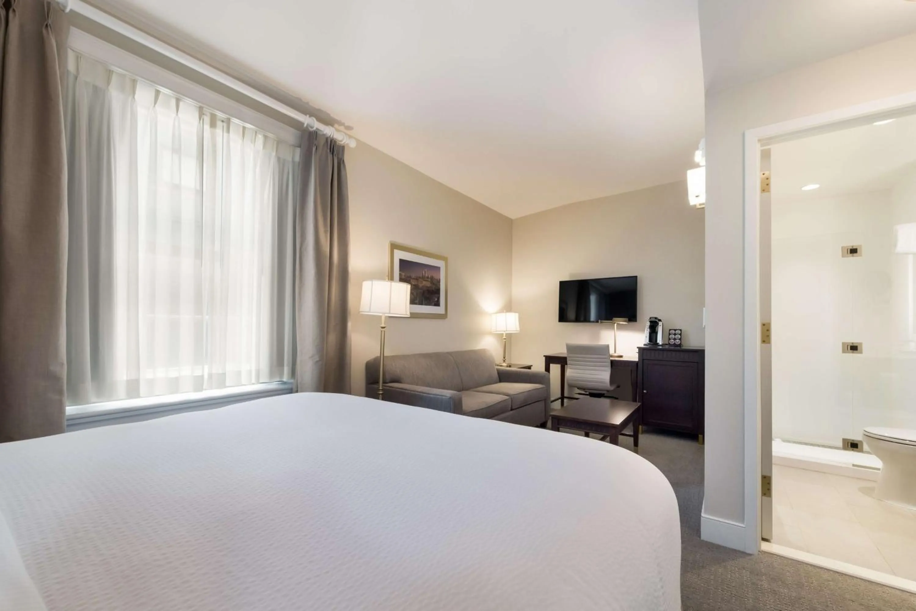 Bedroom, Bed in Independence Park Hotel, BW Premier Collection