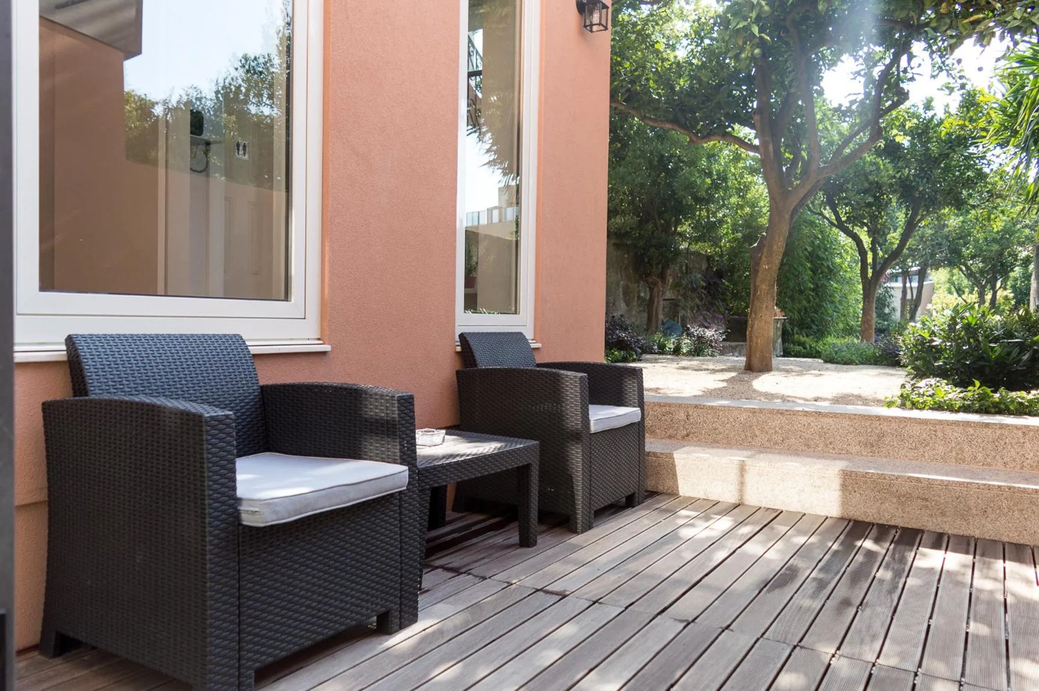 Patio in Queen's Garden Hostel