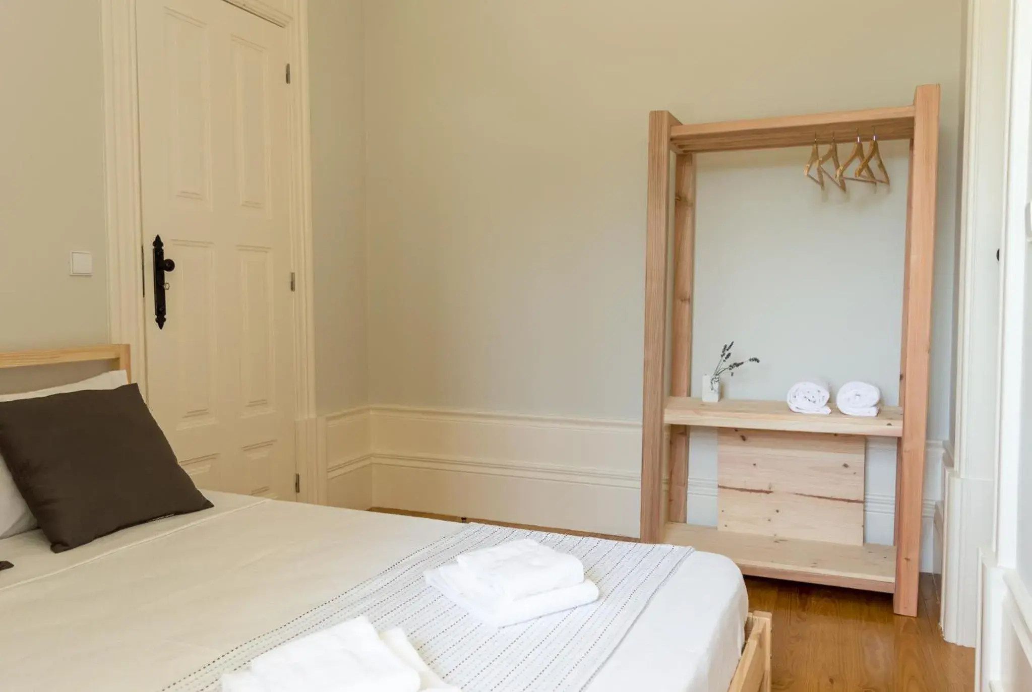 Double Room with Private Bathroom in Queen's Garden Hostel Double Room with Private Bathroom in Queen's Garden Hostel