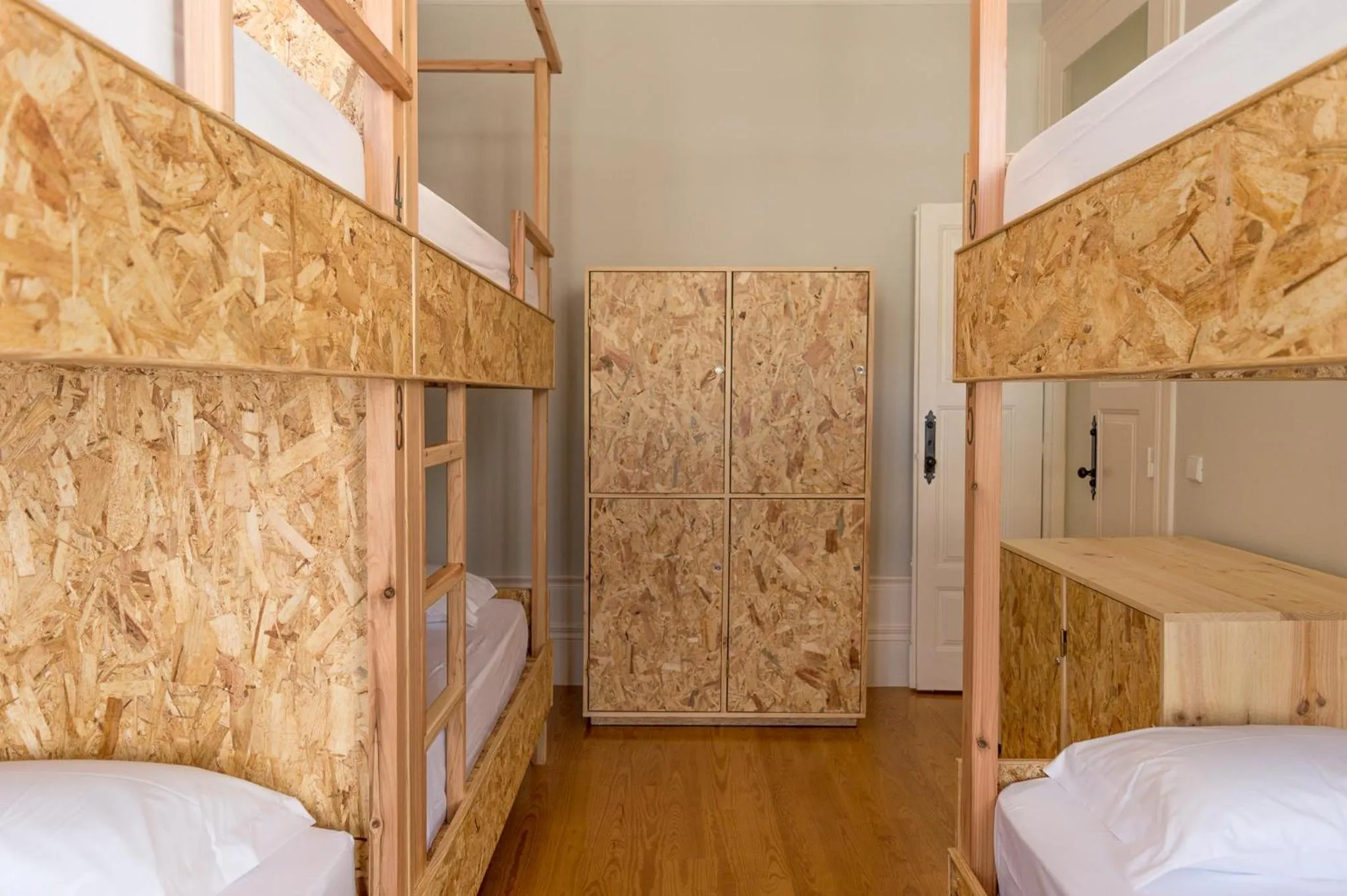 bunk bed, Bed in Queen's Garden Hostel