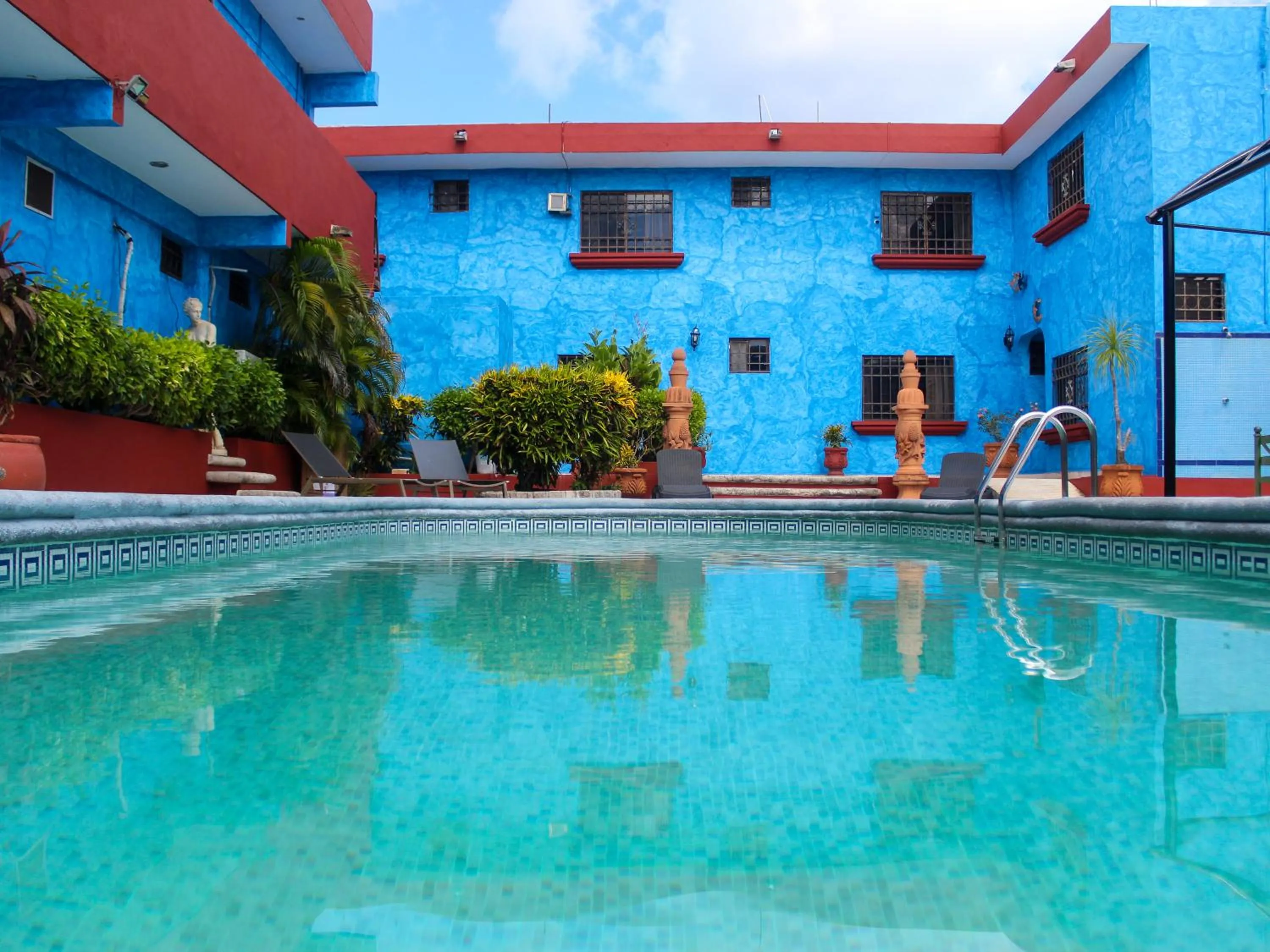 Swimming pool in Hotel La Casona Real