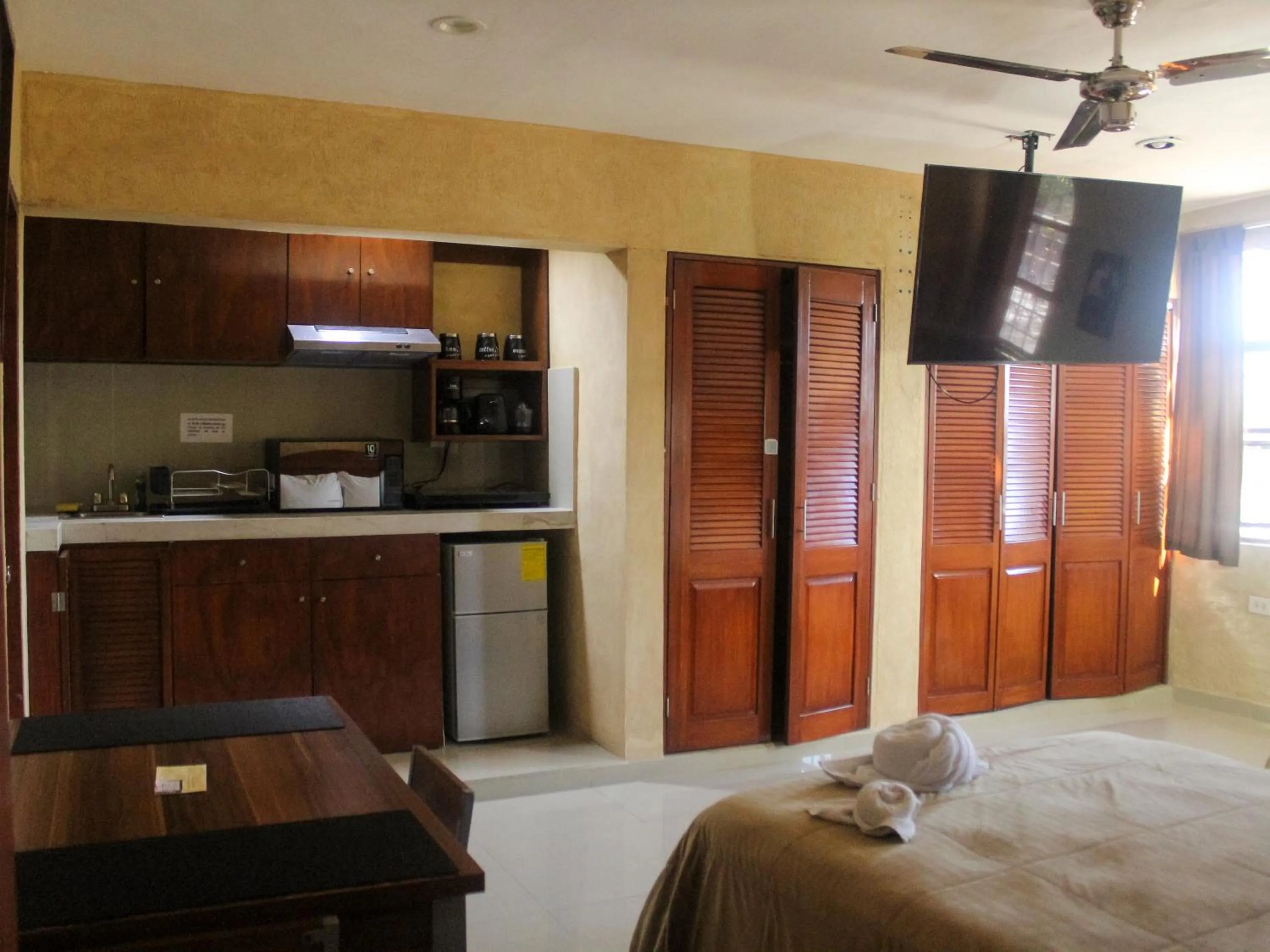 Kitchen or kitchenette, Bed in Hotel La Casona Real