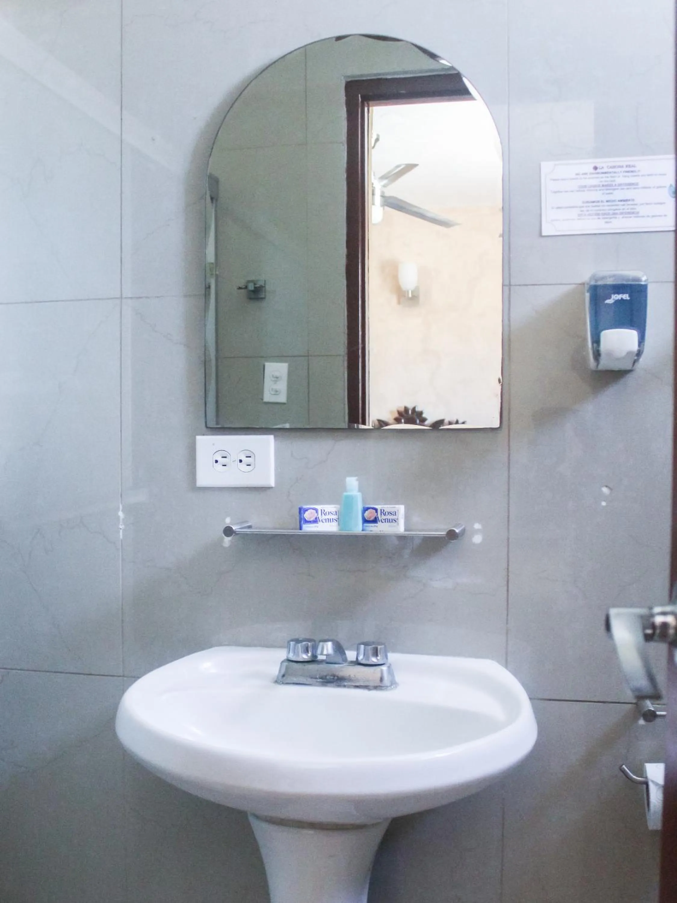 Bathroom in Hotel La Casona Real