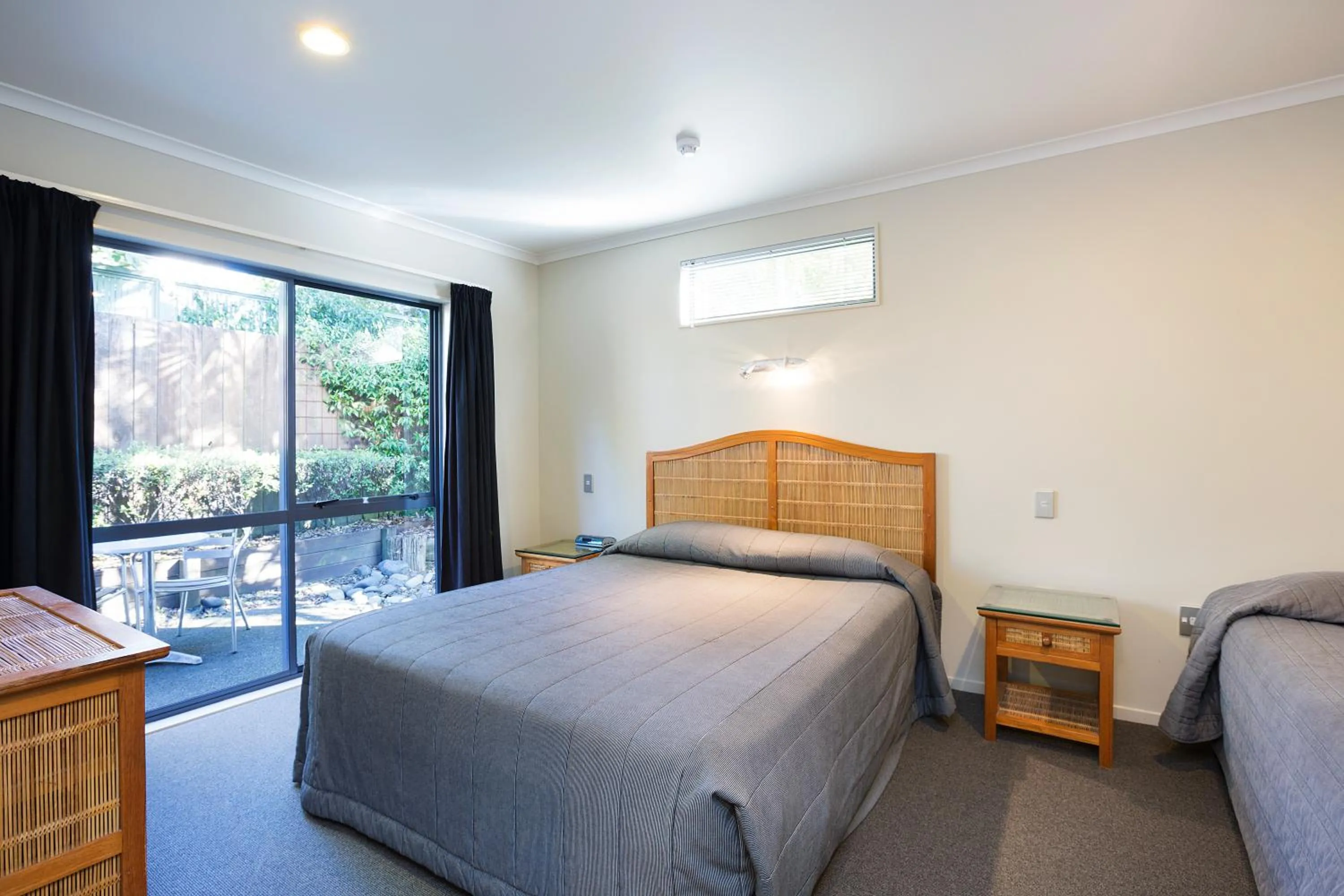 Day, Bed in Beach House Motel