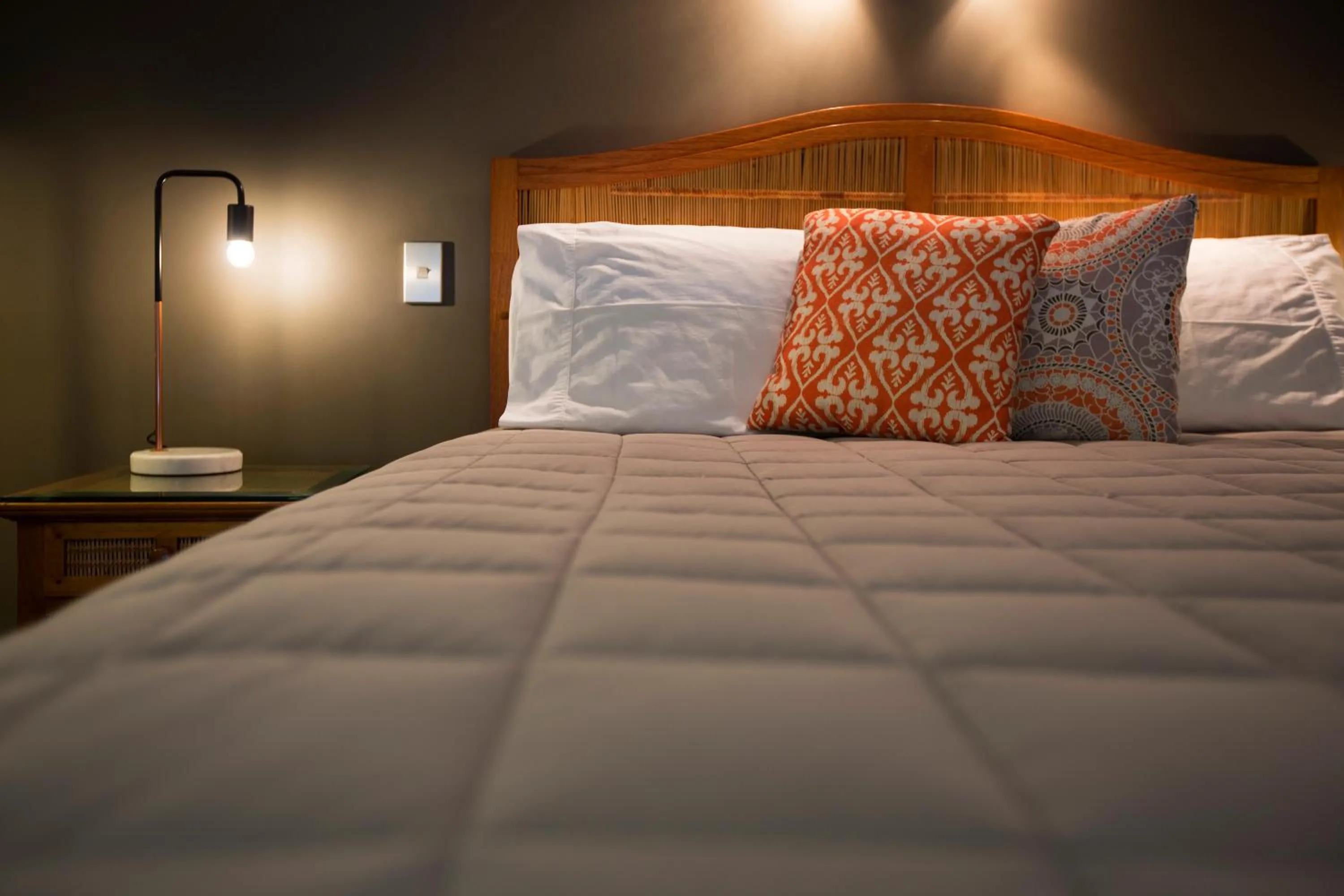 Bedroom, Bed in Beach House Motel